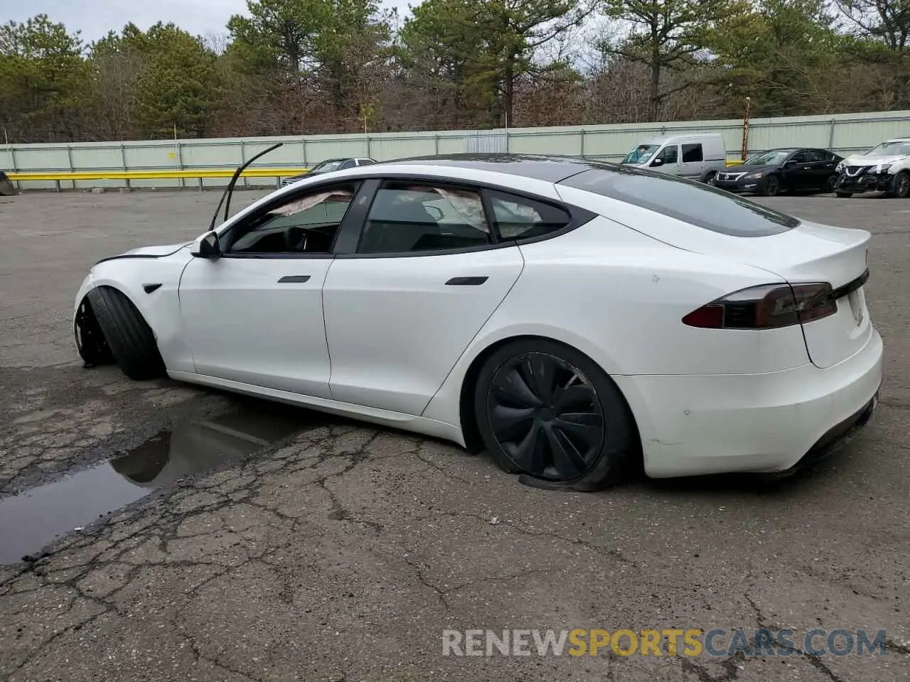 2 fotografías del automóvil dañado 5YJSA1E54MF439287 TESLA MODEL S 2021