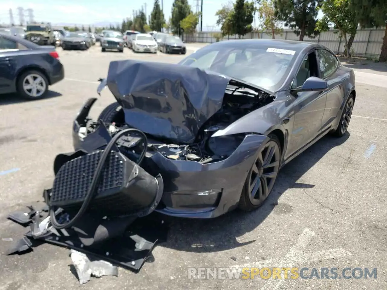 2 fotografías del automóvil dañado 5YJSA1E55MF428430 TESLA MODEL S 2021