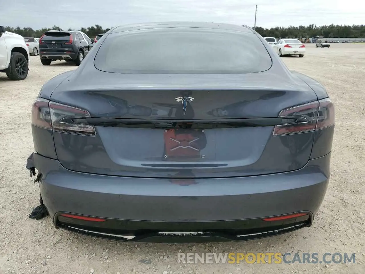 6 fotografías del automóvil dañado 5YJSA1E55MF435586 TESLA MODEL S 2021