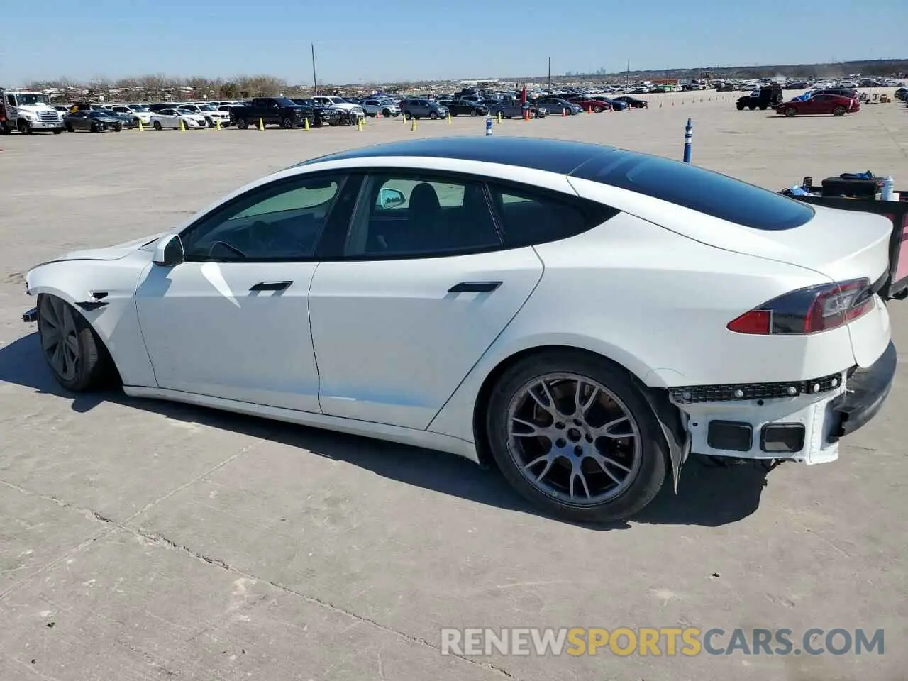 2 fotografías del automóvil dañado 5YJSA1E55MF441047 TESLA MODEL S 2021