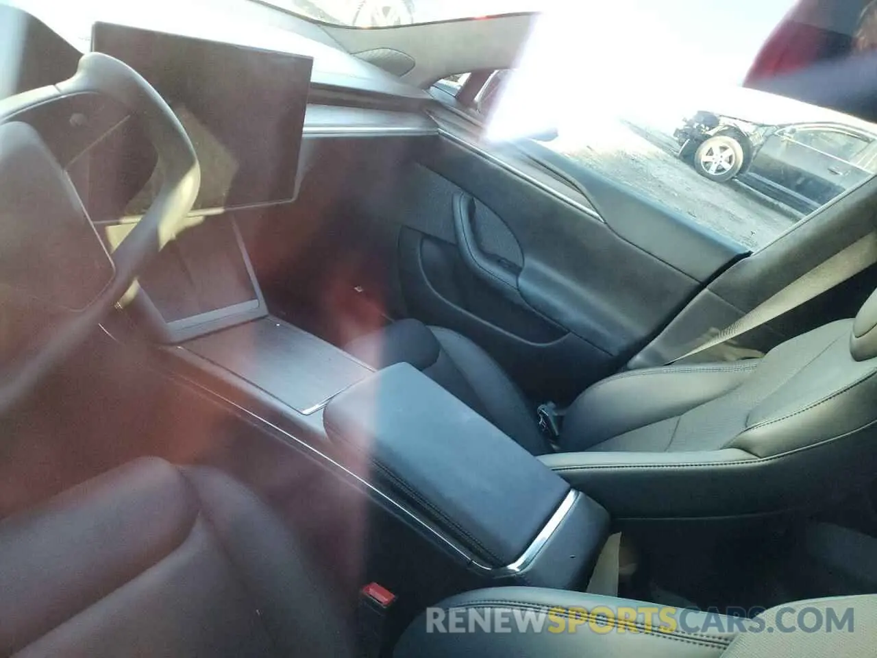 8 fotografías del automóvil dañado 5YJSA1E55MF441713 TESLA MODEL S 2021