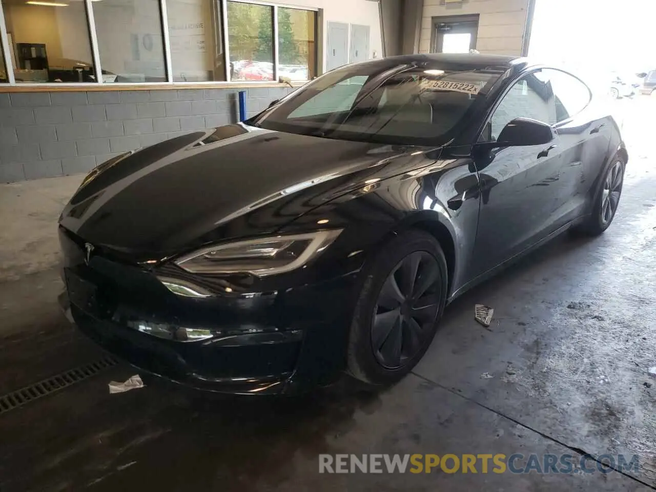 2 fotografías del automóvil dañado 5YJSA1E55MF441999 TESLA MODEL S 2021