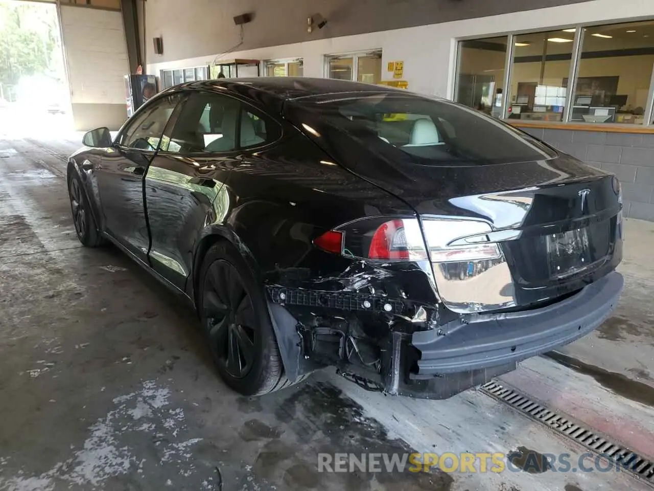 3 fotografías del automóvil dañado 5YJSA1E55MF441999 TESLA MODEL S 2021