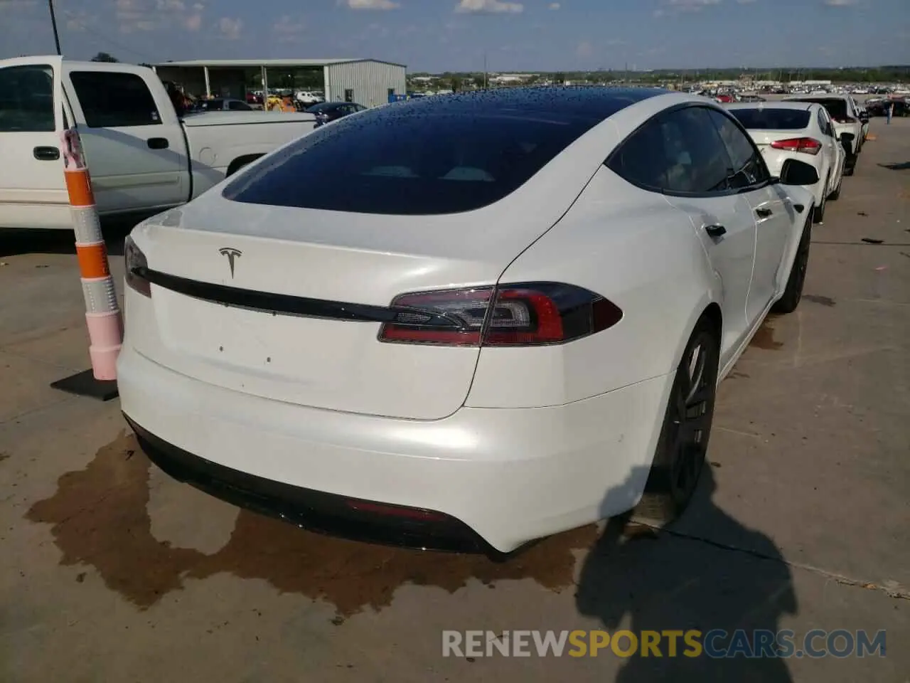 4 fotografías del automóvil dañado 5YJSA1E56MF429313 TESLA MODEL S 2021