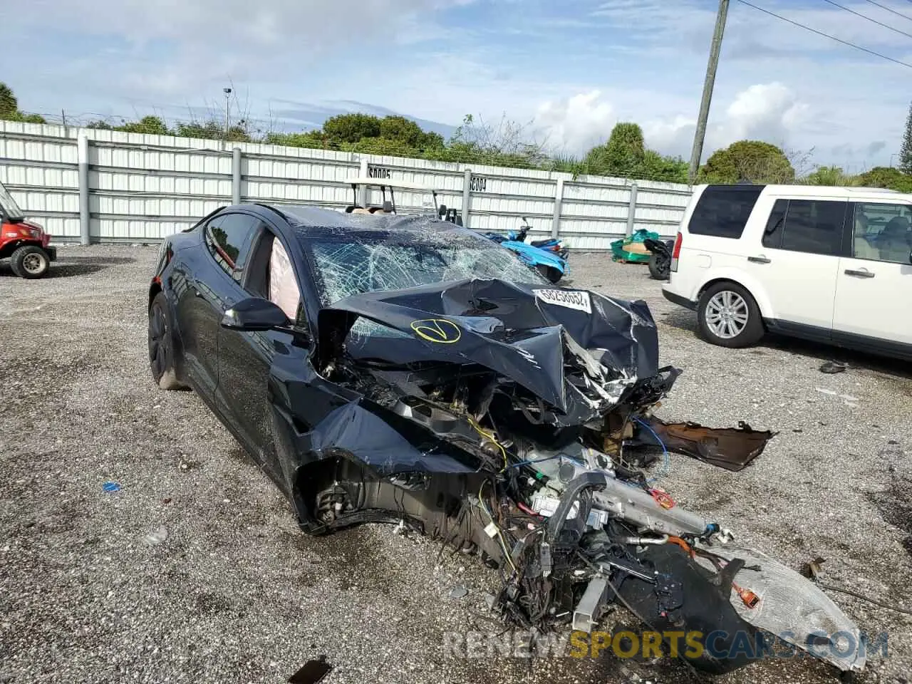 4 fotografías del automóvil dañado 5YJSA1E56MF451196 TESLA MODEL S 2021