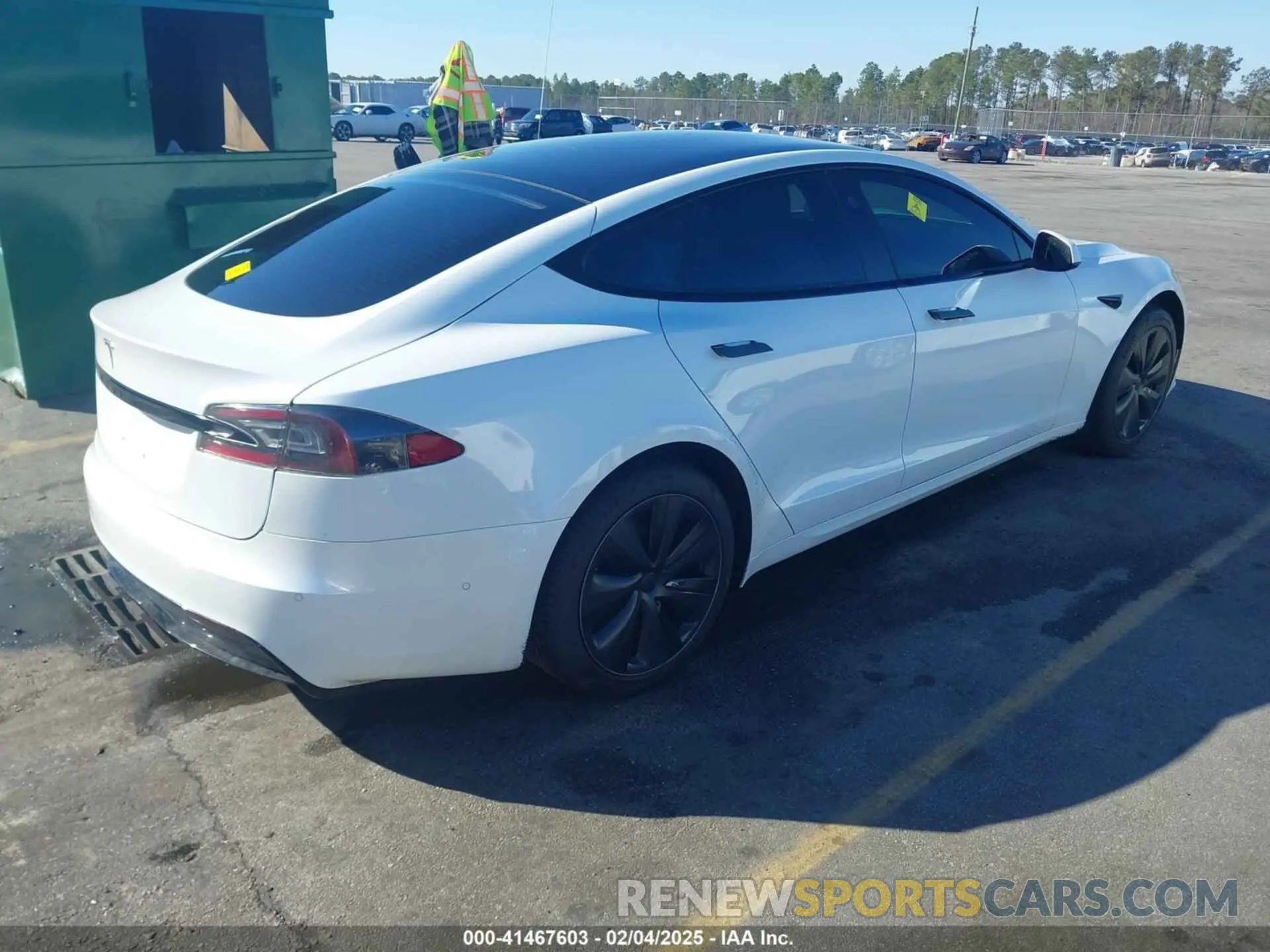 4 fotografías del automóvil dañado 5YJSA1E56MF453711 TESLA MODEL S 2021