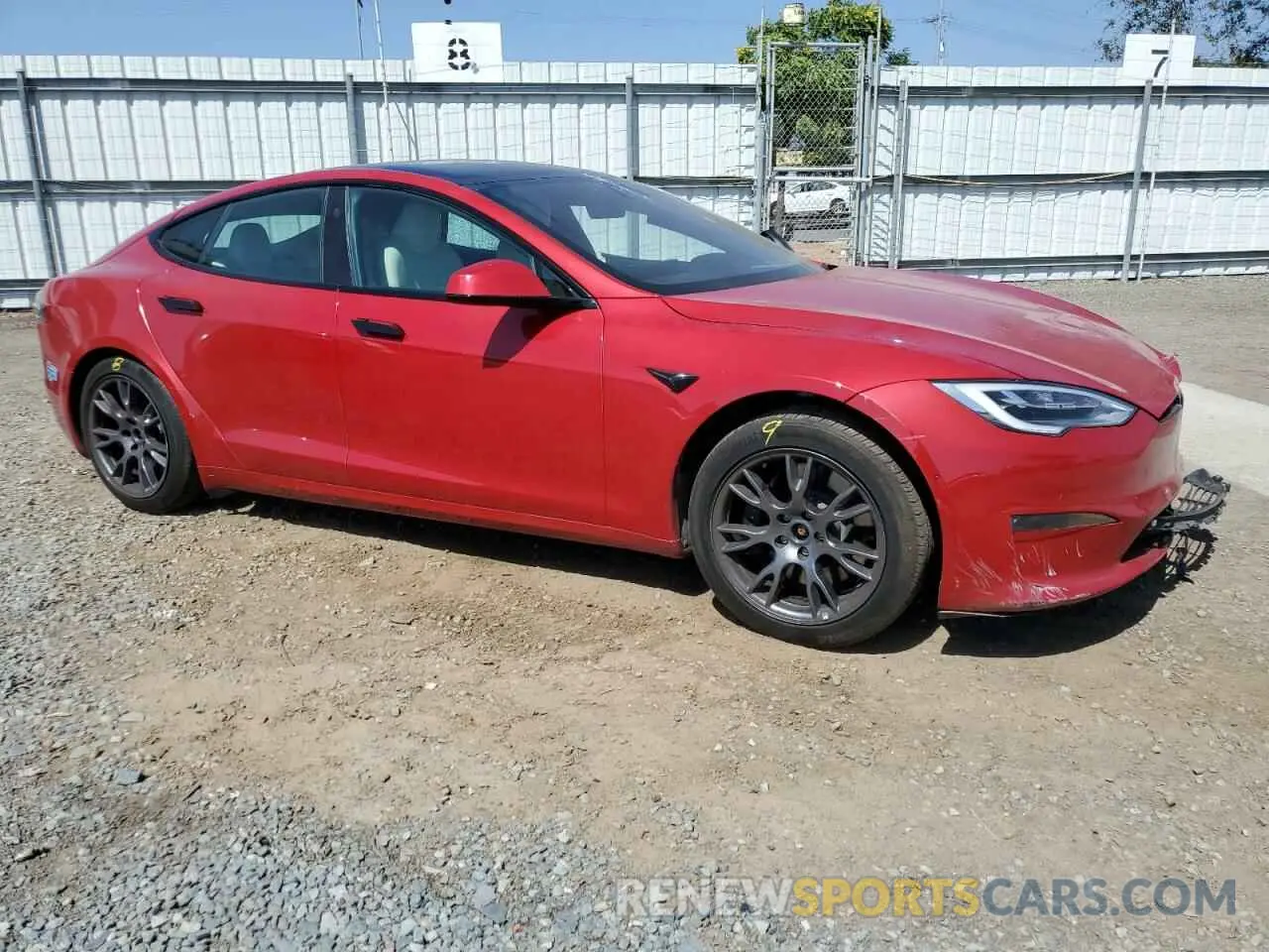 4 fotografías del automóvil dañado 5YJSA1E57MF448808 TESLA MODEL S 2021