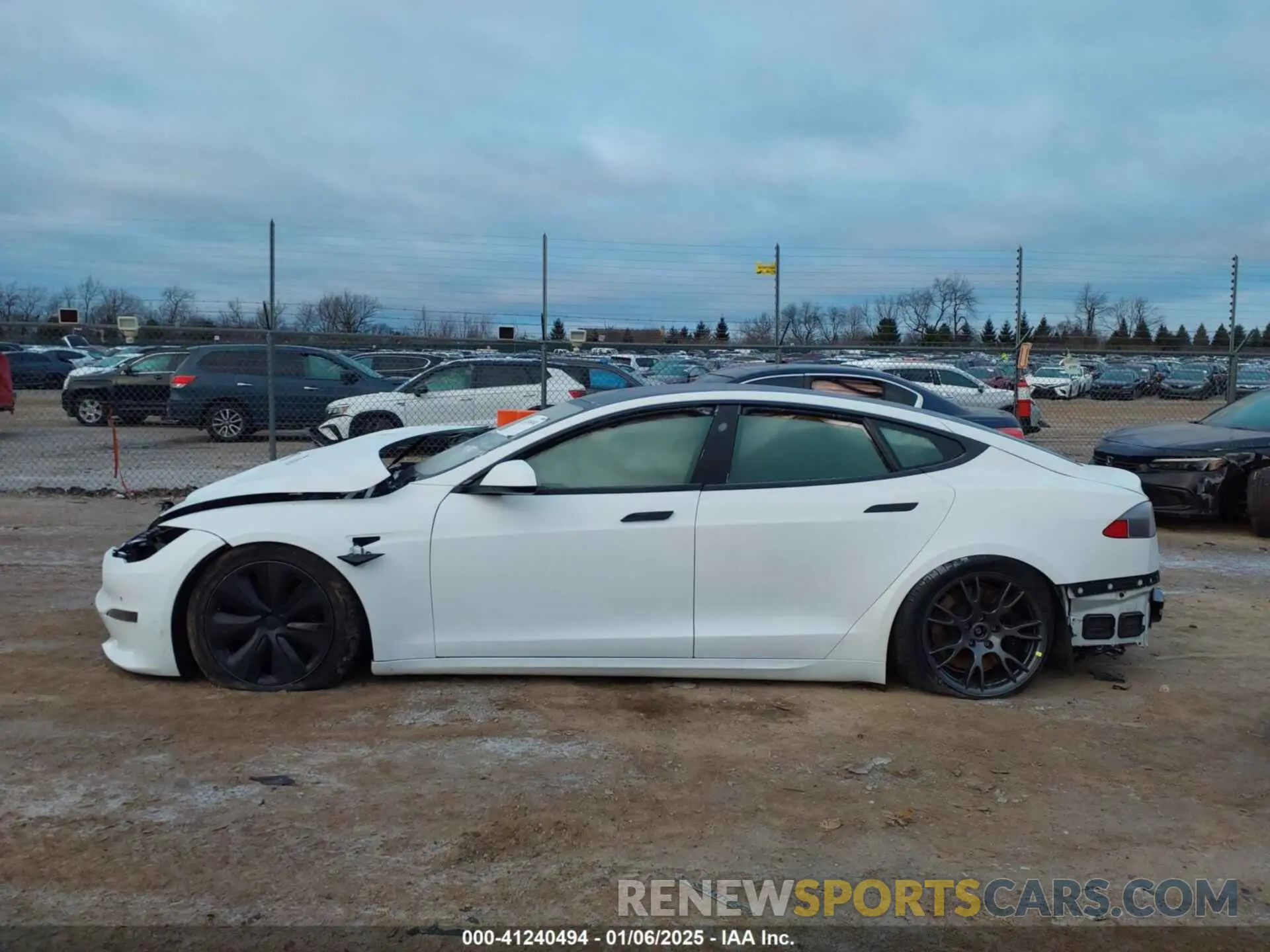 13 fotografías del automóvil dañado 5YJSA1E57MF452339 TESLA MODEL S 2021