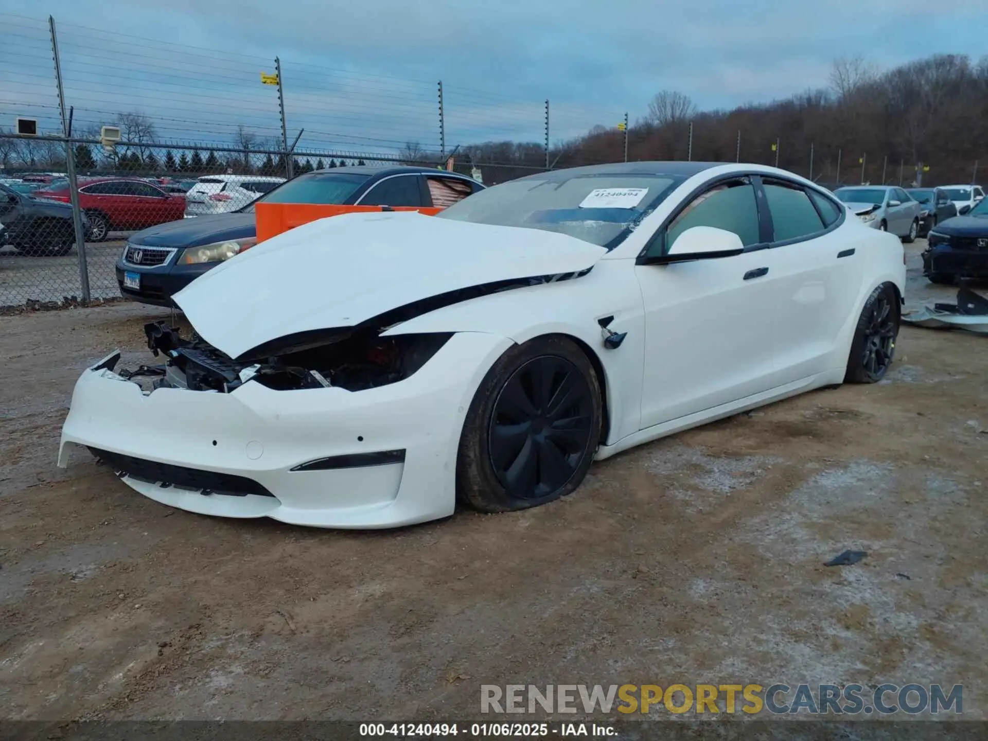 2 fotografías del automóvil dañado 5YJSA1E57MF452339 TESLA MODEL S 2021