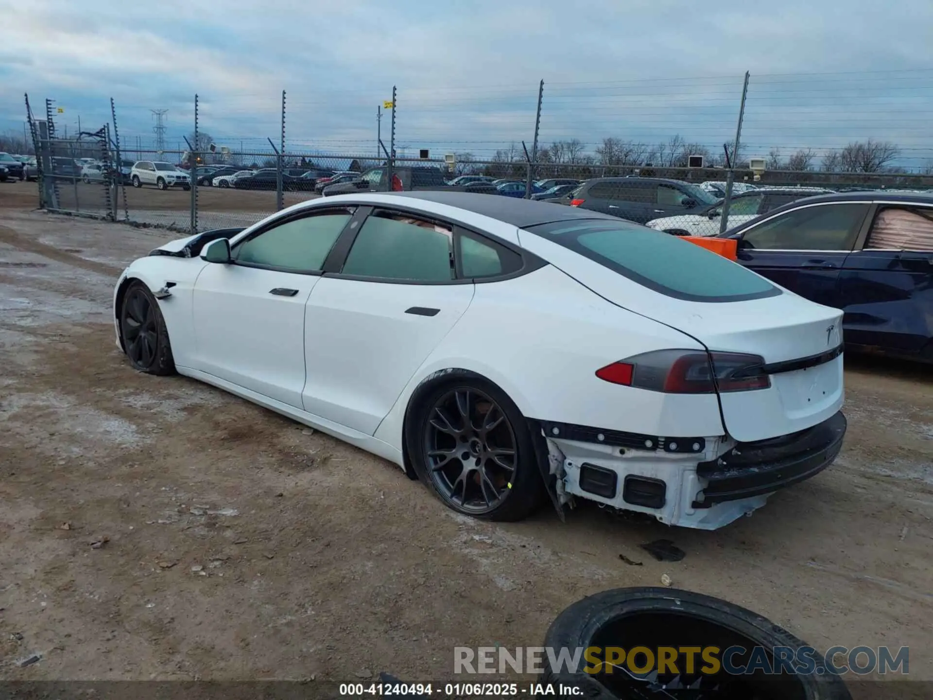 3 fotografías del automóvil dañado 5YJSA1E57MF452339 TESLA MODEL S 2021