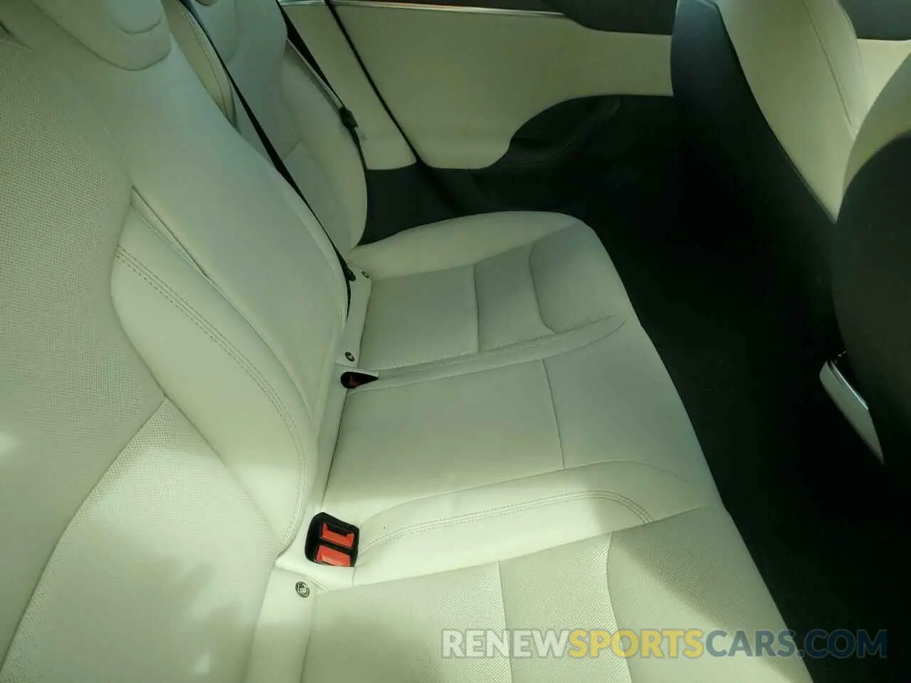 10 fotografías del automóvil dañado 5YJSA1E57MF453359 TESLA MODEL S 2021