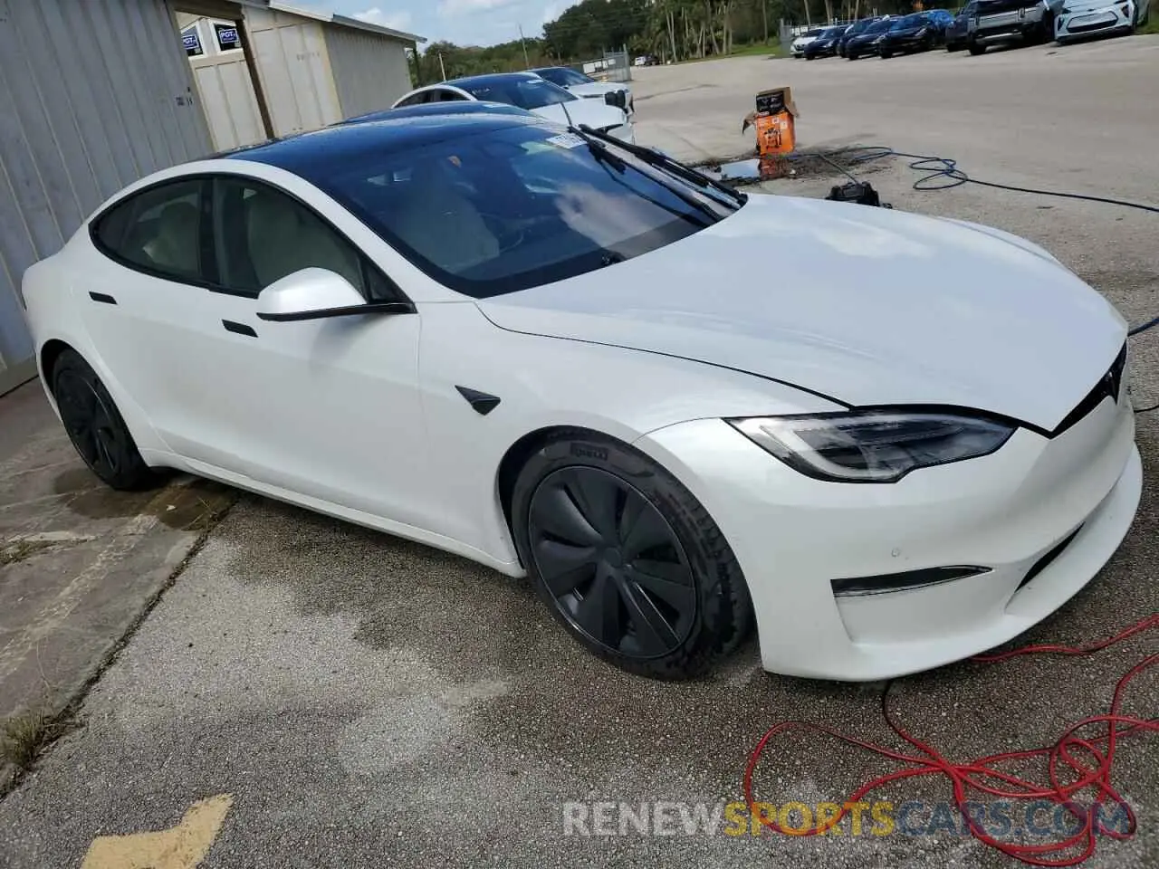 4 fotografías del automóvil dañado 5YJSA1E57MF453359 TESLA MODEL S 2021