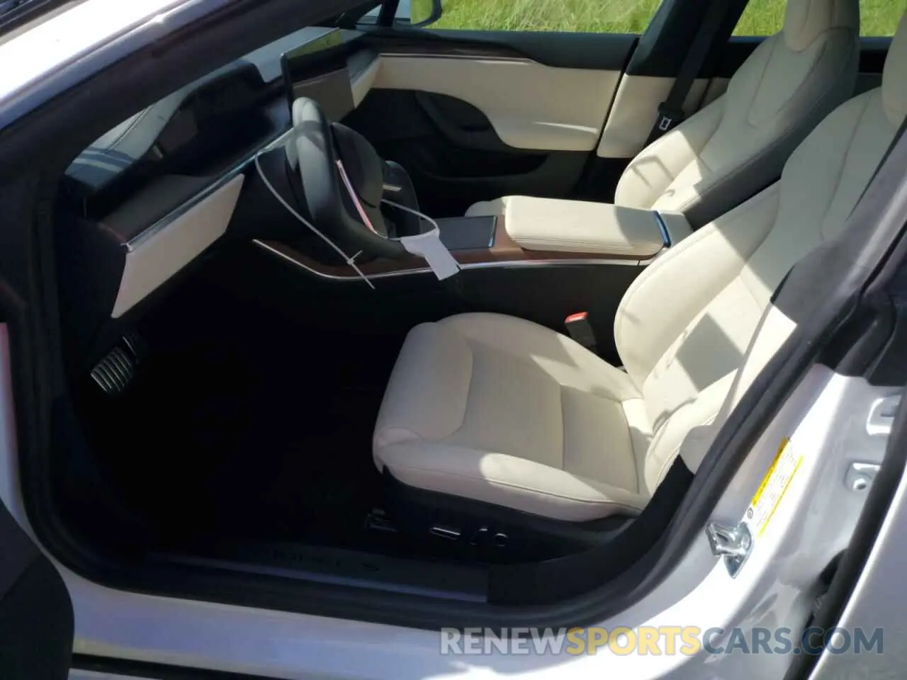 7 fotografías del automóvil dañado 5YJSA1E57MF453359 TESLA MODEL S 2021