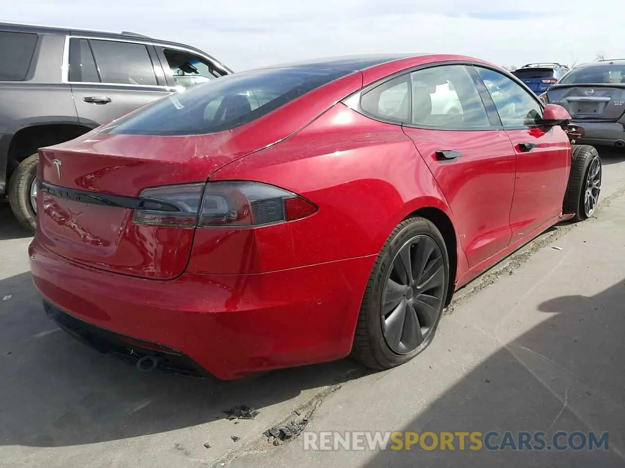 4 fotografías del automóvil dañado 5YJSA1E5XMF456546 TESLA MODEL S 2021