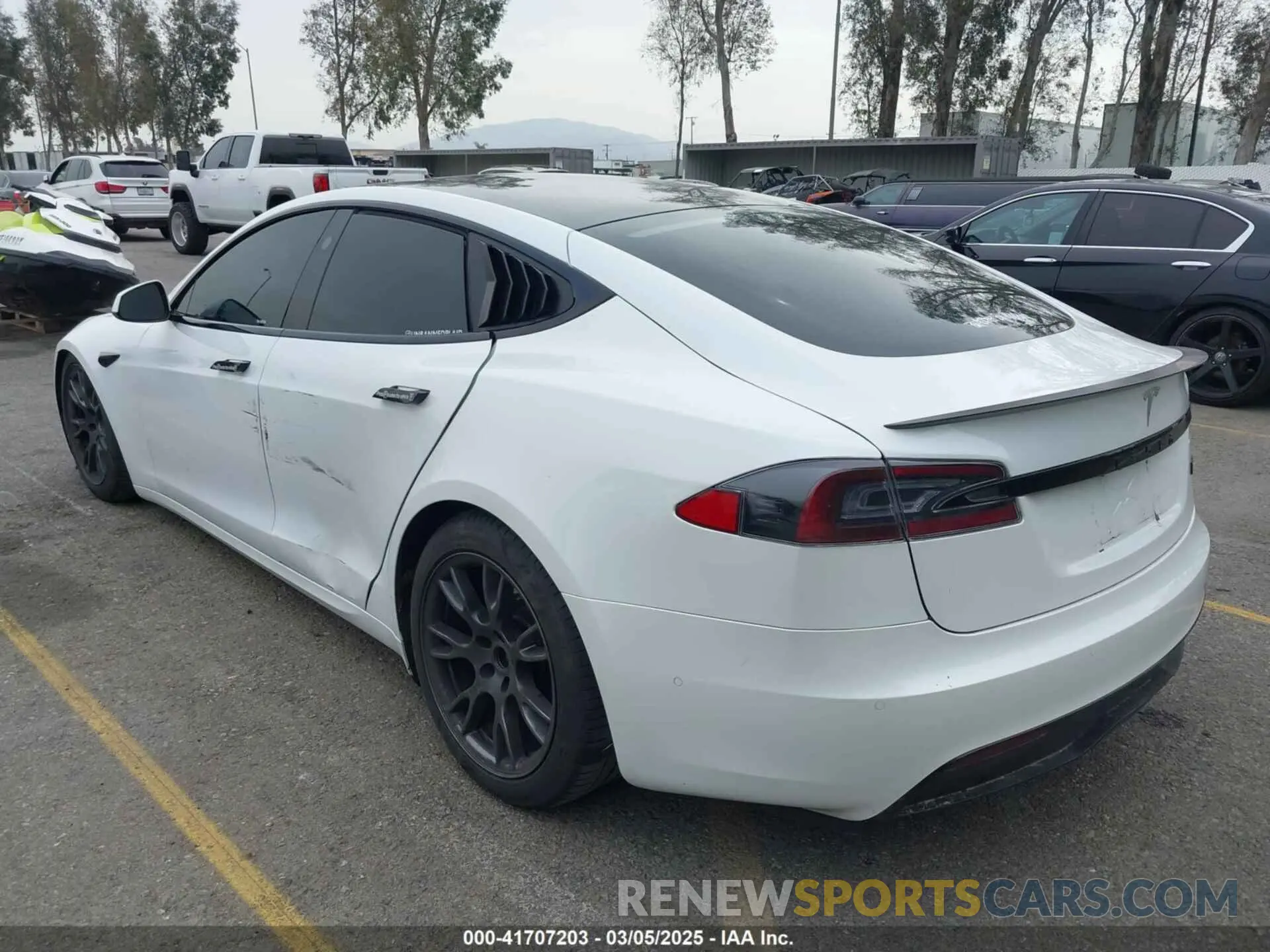 3 fotografías del automóvil dañado 5YJSA1E60MF453678 TESLA MODEL S 2021