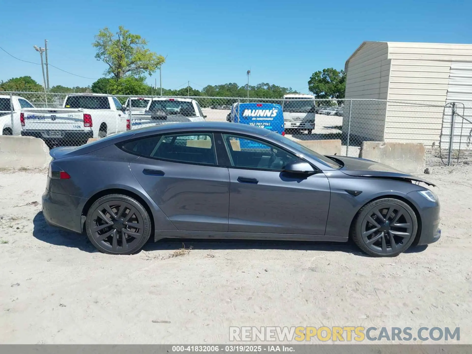13 fotografías del automóvil dañado 5YJSA1E61MF435321 TESLA MODEL S 2021