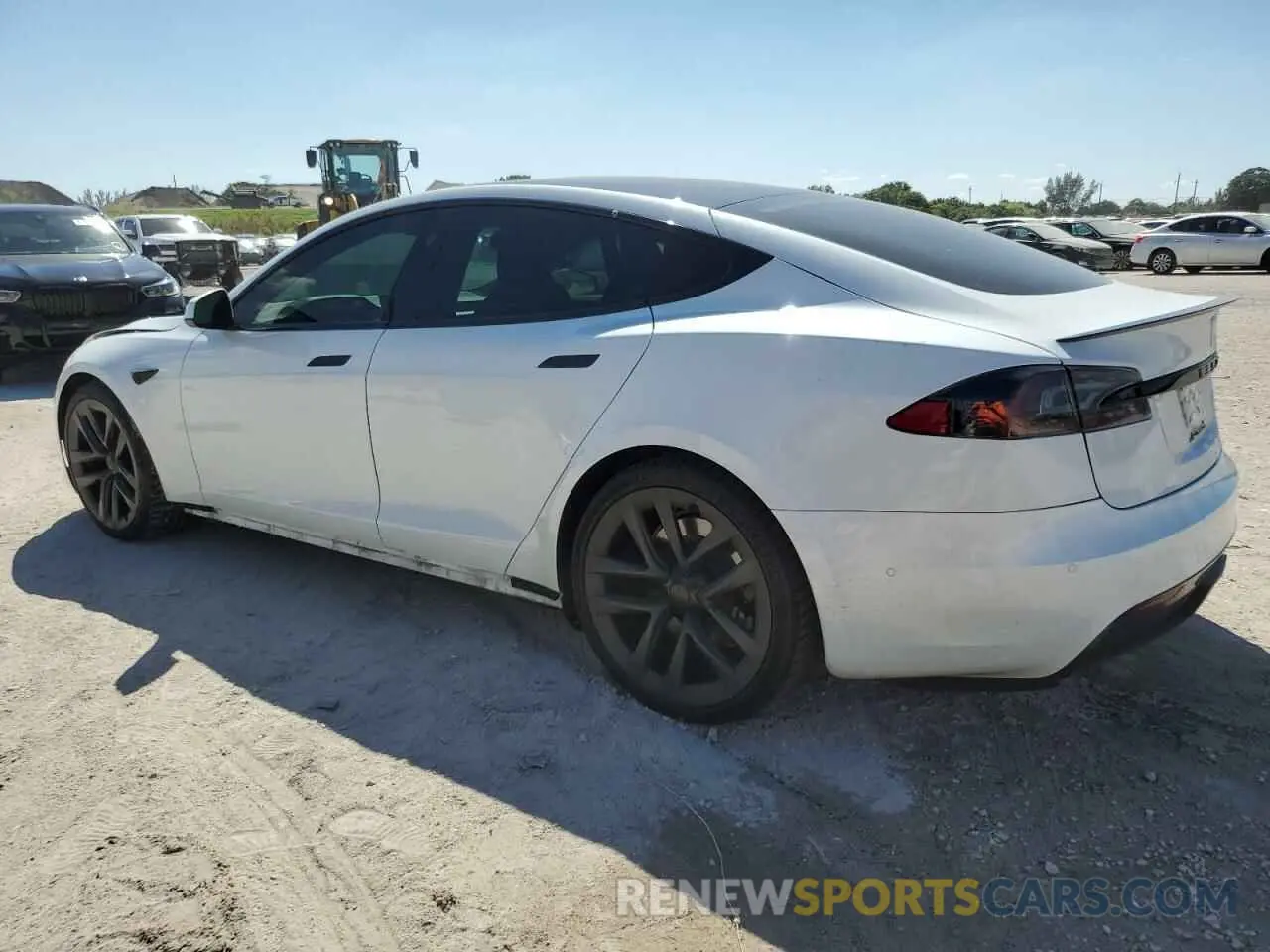 2 fotografías del automóvil dañado 5YJSA1E61MF435755 TESLA MODEL S 2021
