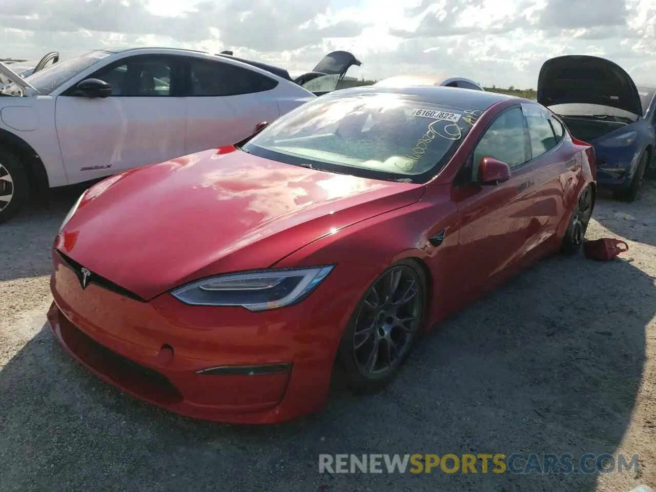 2 fotografías del automóvil dañado 5YJSA1E61MF452698 TESLA MODEL S 2021