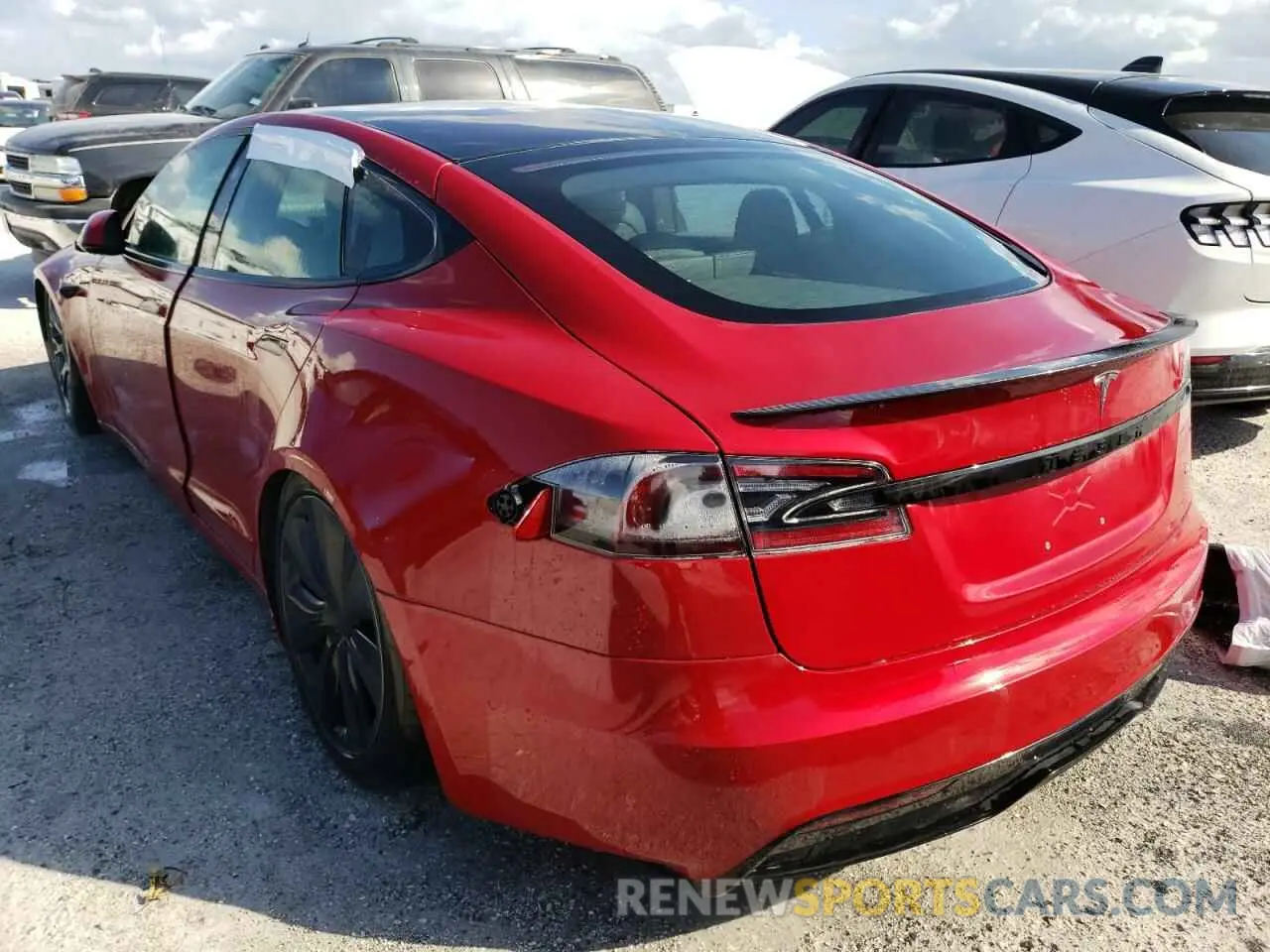 3 fotografías del automóvil dañado 5YJSA1E61MF452698 TESLA MODEL S 2021
