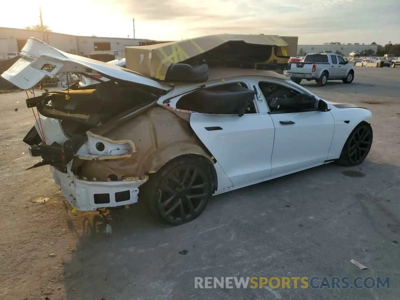 3 fotografías del automóvil dañado 5YJSA1E62MF434808 TESLA MODEL S 2021