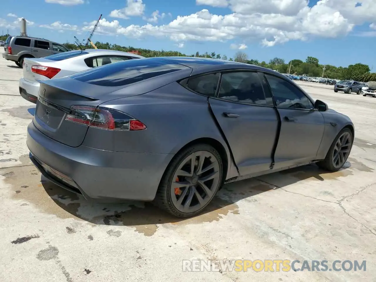 3 fotografías del automóvil dañado 5YJSA1E62MF451799 TESLA MODEL S 2021