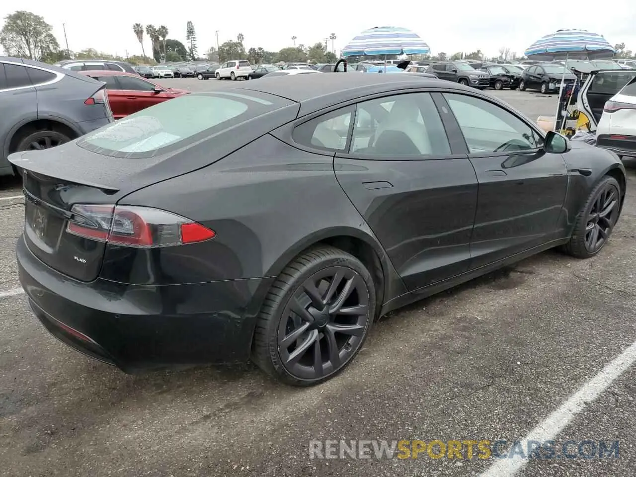 3 fotografías del automóvil dañado 5YJSA1E63MF433361 TESLA MODEL S 2021
