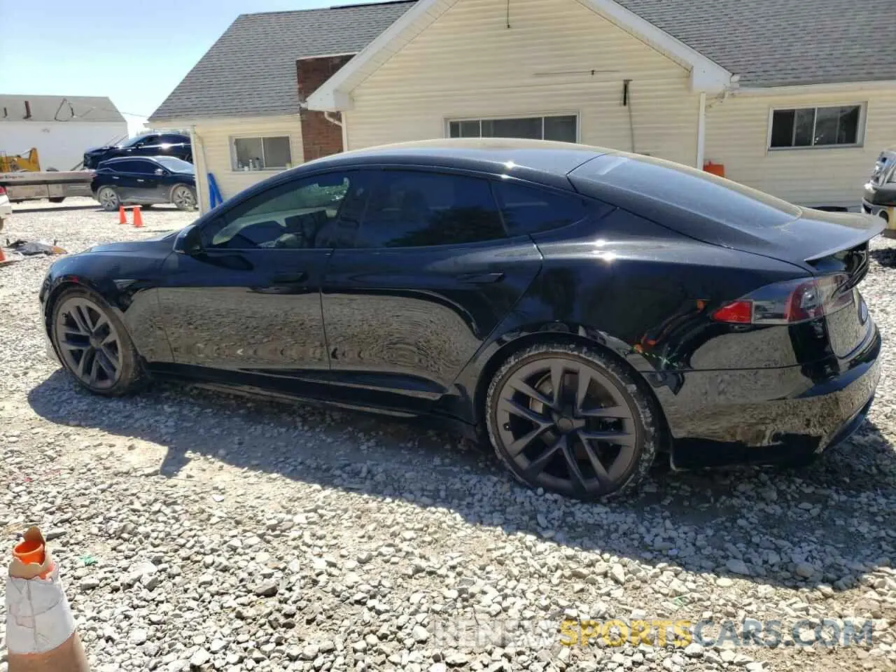 2 fotografías del automóvil dañado 5YJSA1E63MF451391 TESLA MODEL S 2021
