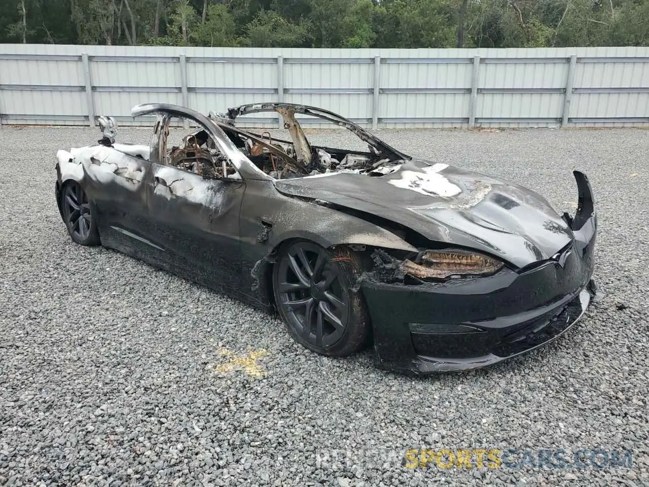 4 fotografías del automóvil dañado 5YJSA1E63MF452301 TESLA MODEL S 2021