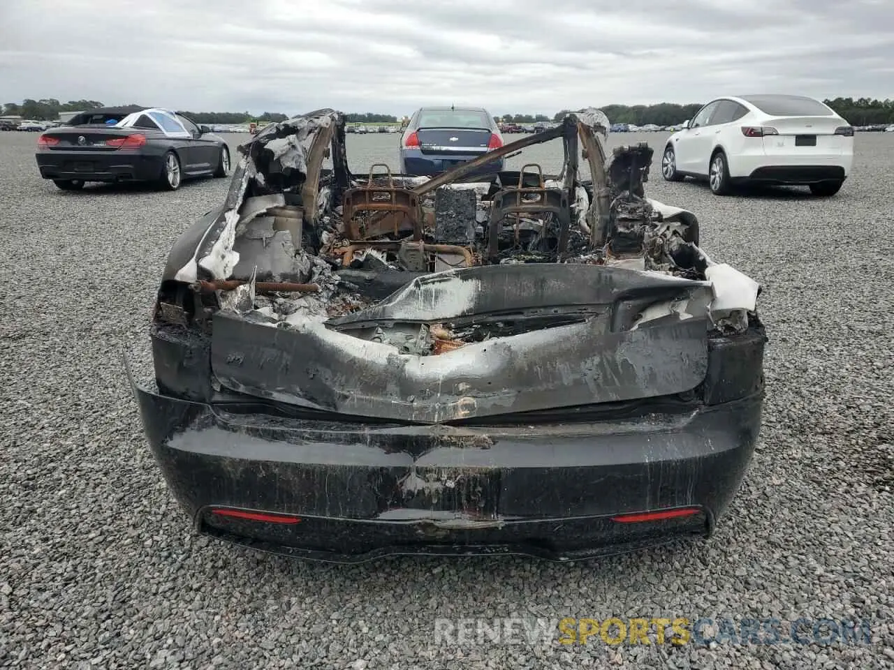 6 fotografías del automóvil dañado 5YJSA1E63MF452301 TESLA MODEL S 2021
