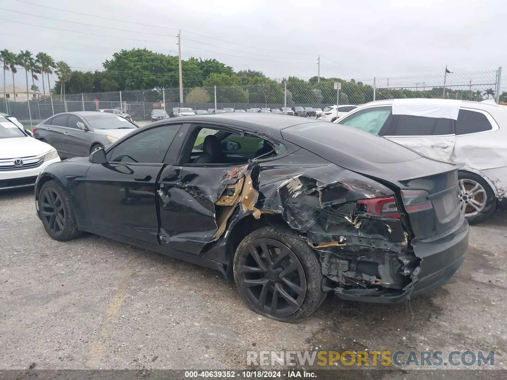 13 fotografías del automóvil dañado 5YJSA1E64MF441095 TESLA MODEL S 2021
