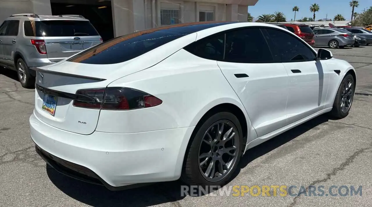 4 fotografías del automóvil dañado 5YJSA1E64MF447124 TESLA MODEL S 2021