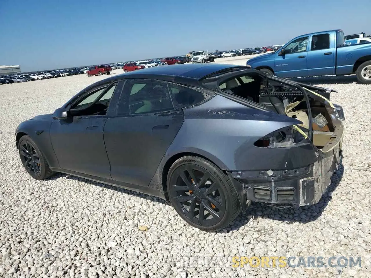 2 fotografías del automóvil dañado 5YJSA1E64MF451576 TESLA MODEL S 2021
