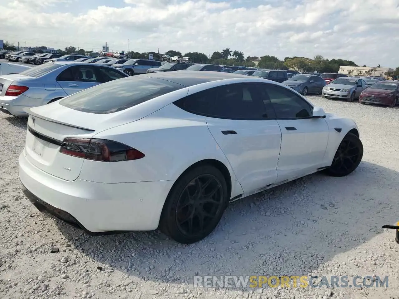 3 fotografías del automóvil dañado 5YJSA1E64MF451996 TESLA MODEL S 2021