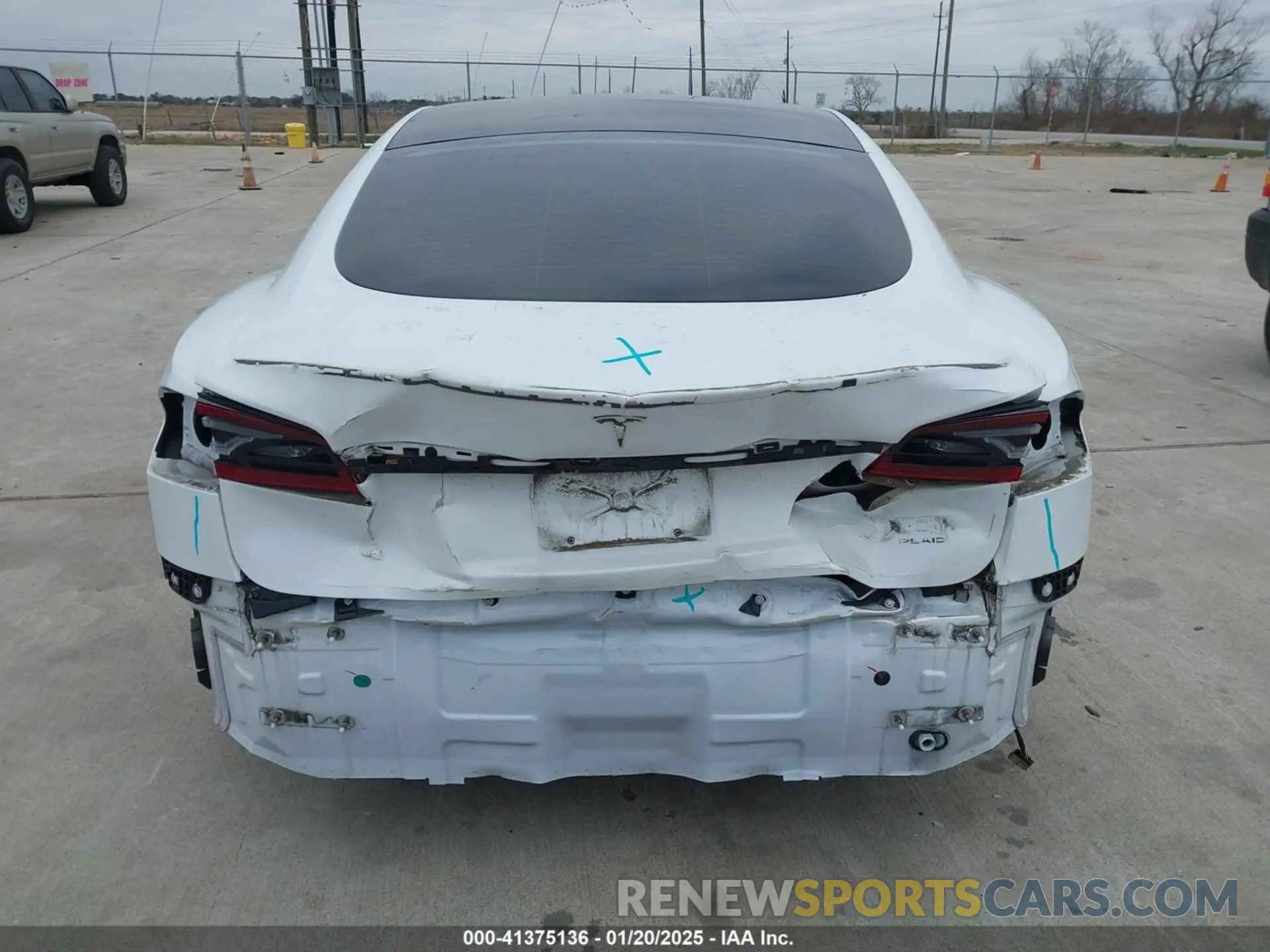 6 fotografías del automóvil dañado 5YJSA1E64MF452744 TESLA MODEL S 2021