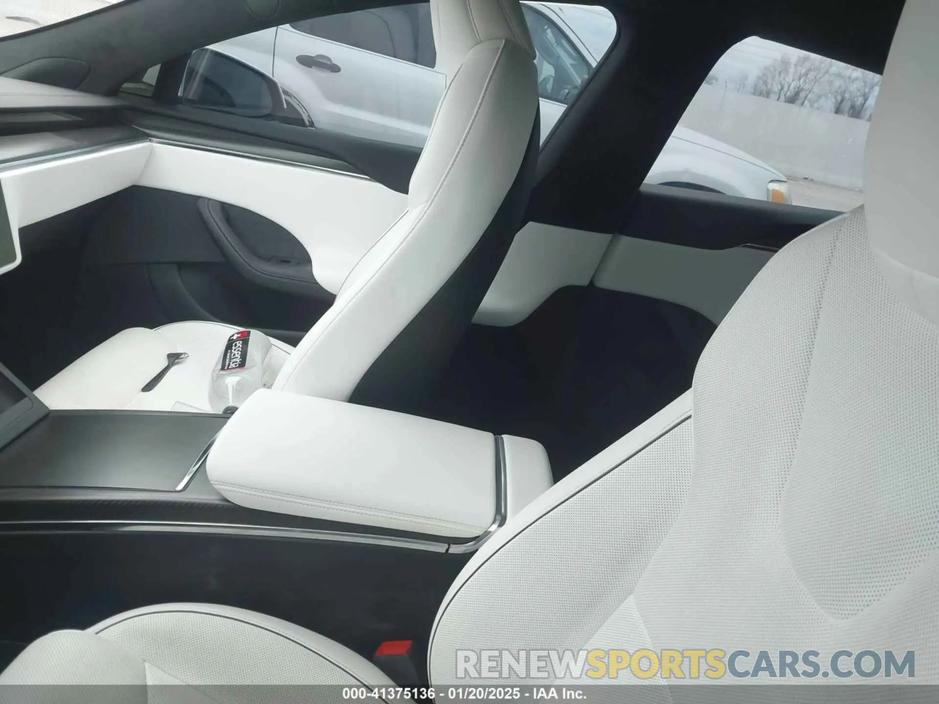 7 fotografías del automóvil dañado 5YJSA1E64MF452744 TESLA MODEL S 2021