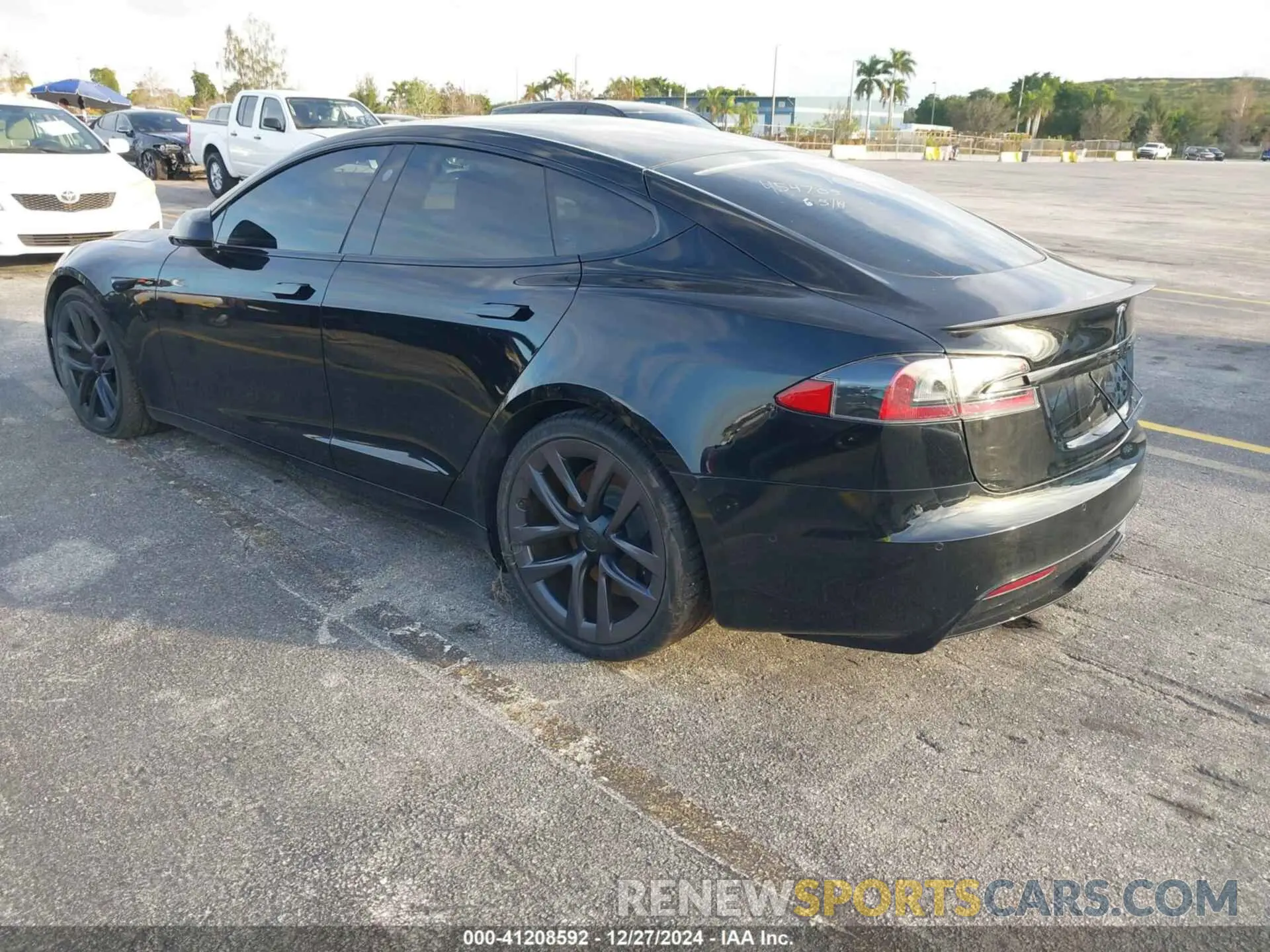 3 fotografías del automóvil dañado 5YJSA1E64MF454705 TESLA MODEL S 2021