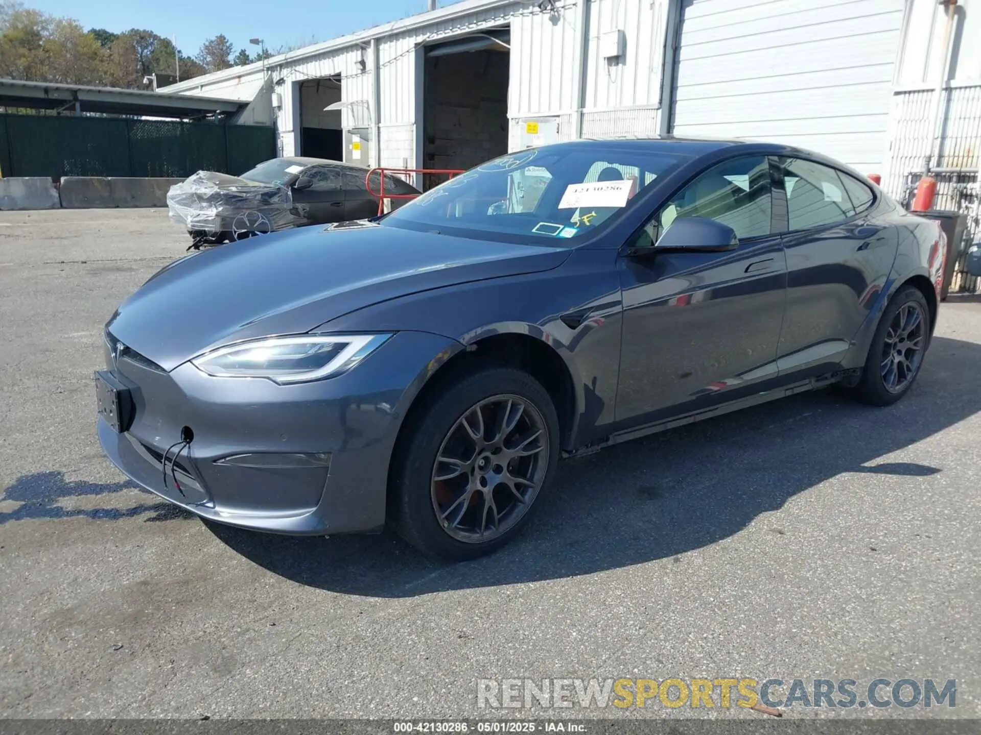 2 fotografías del automóvil dañado 5YJSA1E66MF456357 TESLA MODEL S 2021