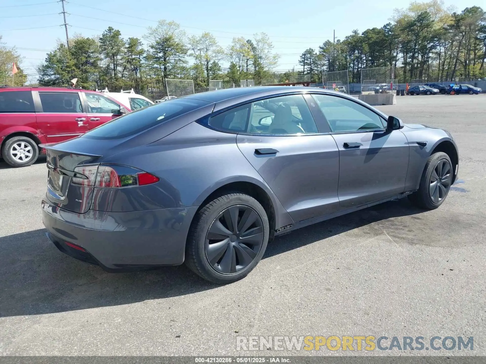 4 fotografías del automóvil dañado 5YJSA1E66MF456357 TESLA MODEL S 2021