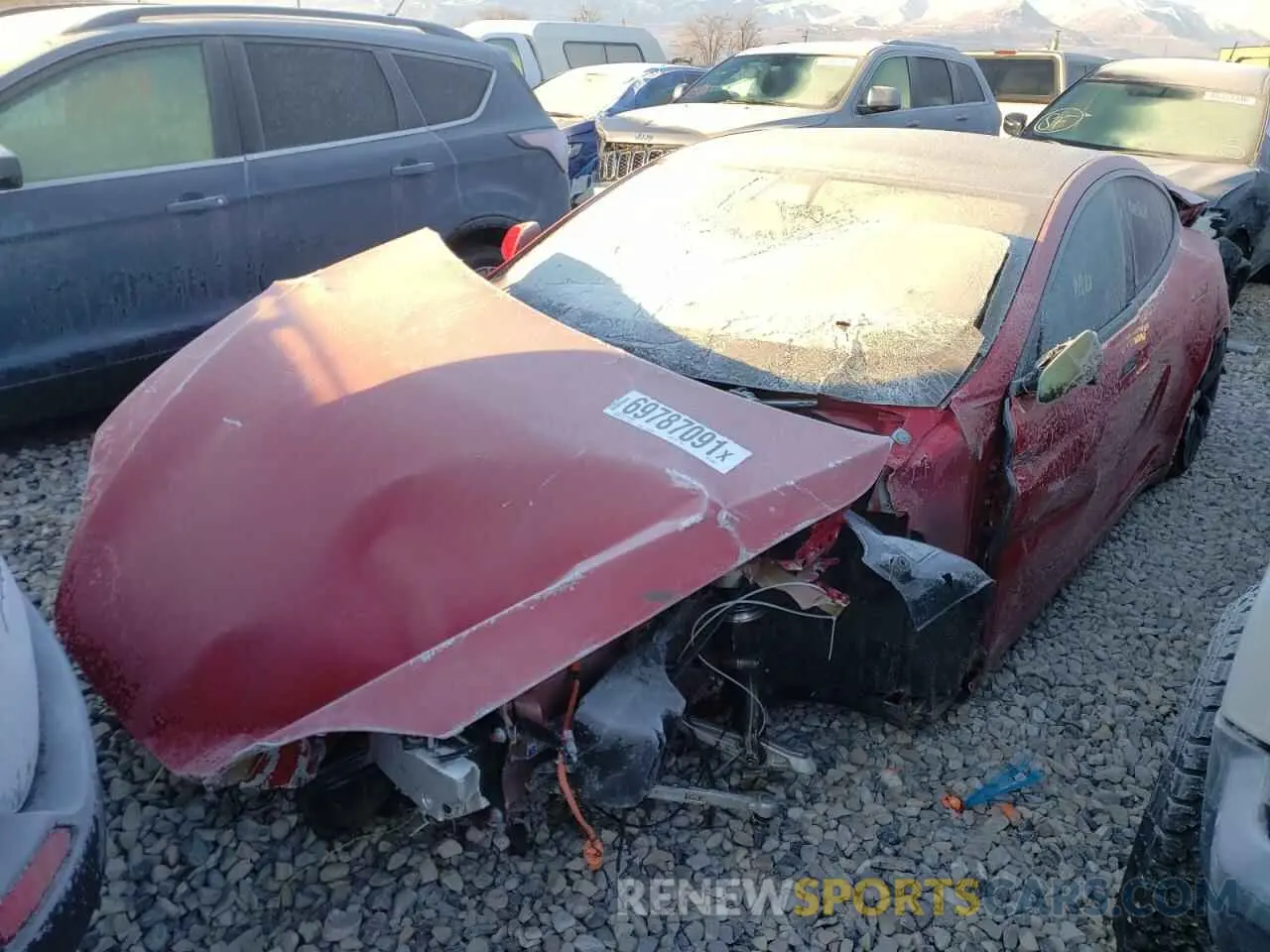 2 fotografías del automóvil dañado 5YJSA1E67MF442922 TESLA MODEL S 2021