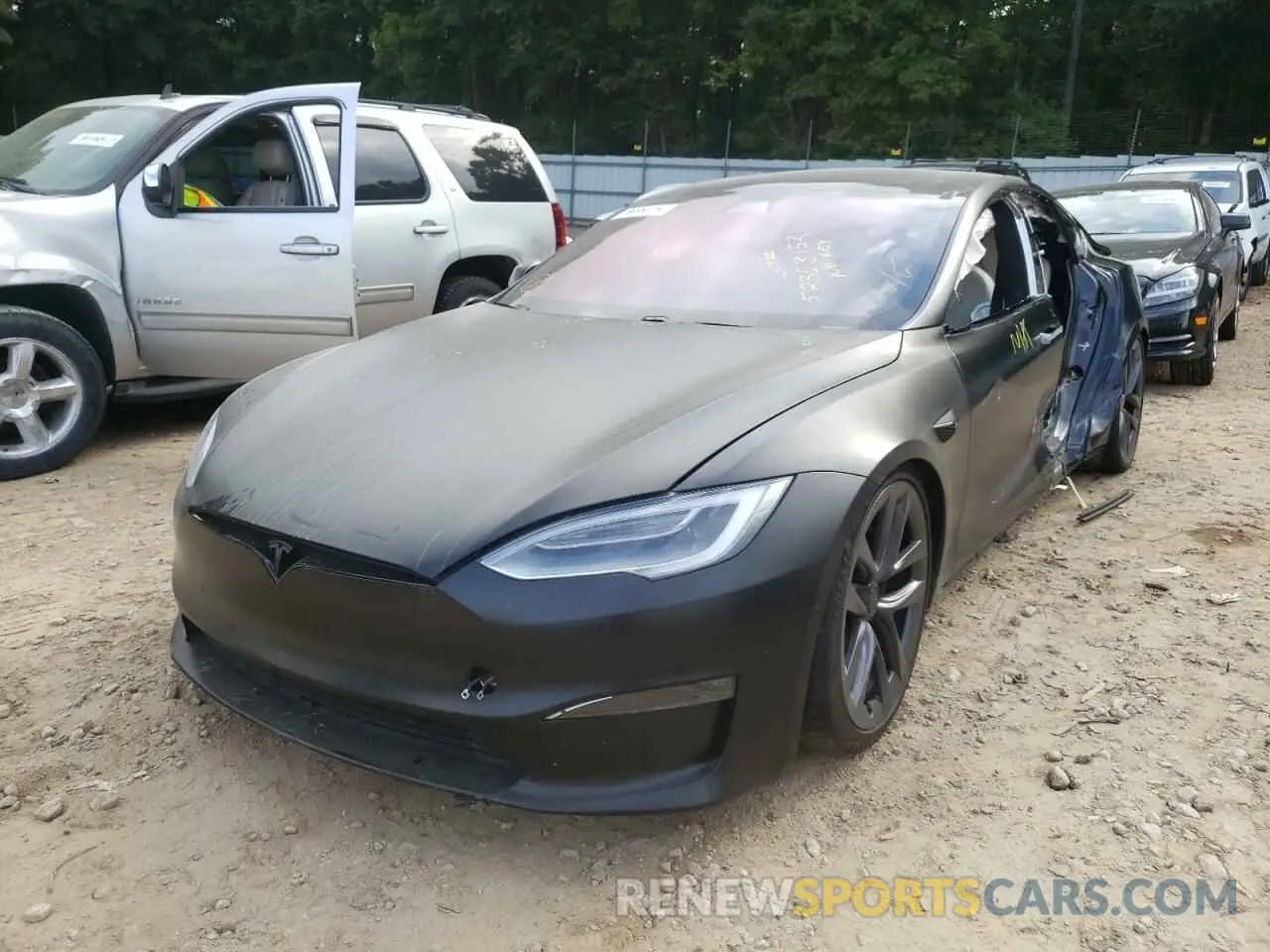 2 fotografías del automóvil dañado 5YJSA1E68MF439110 TESLA MODEL S 2021