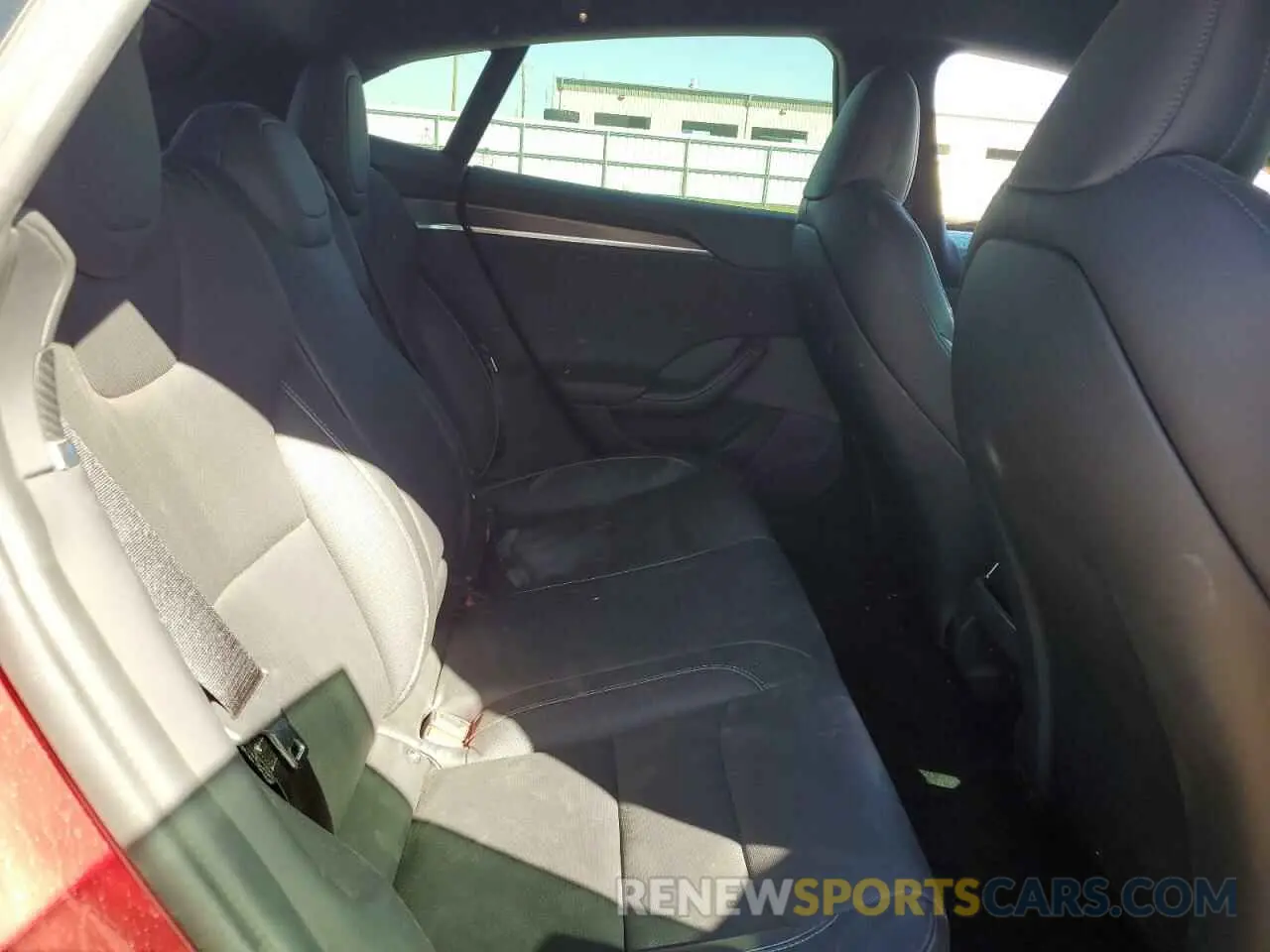 10 fotografías del automóvil dañado 5YJSA1E68MF451449 TESLA MODEL S 2021