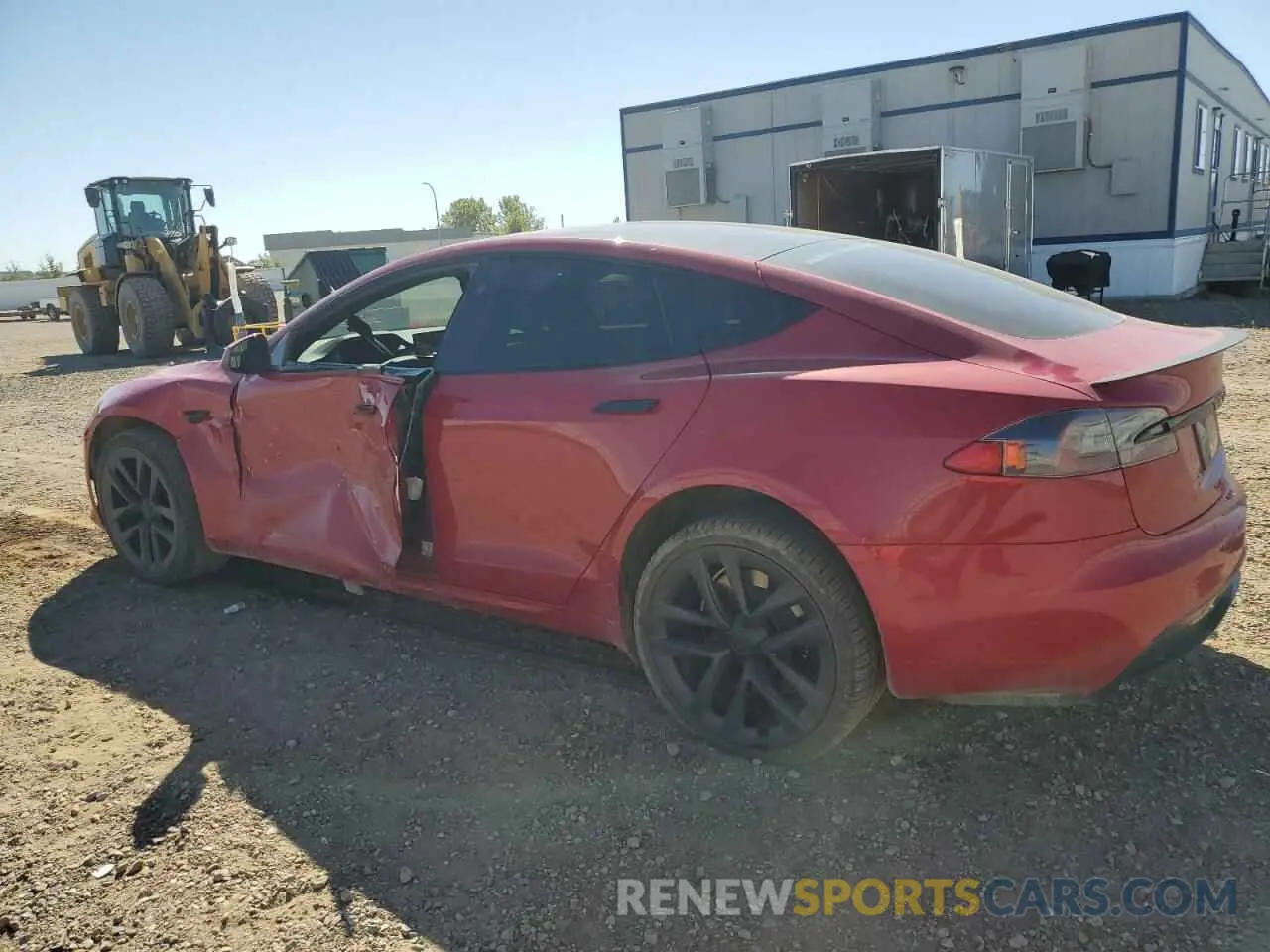 2 fotografías del automóvil dañado 5YJSA1E68MF451449 TESLA MODEL S 2021