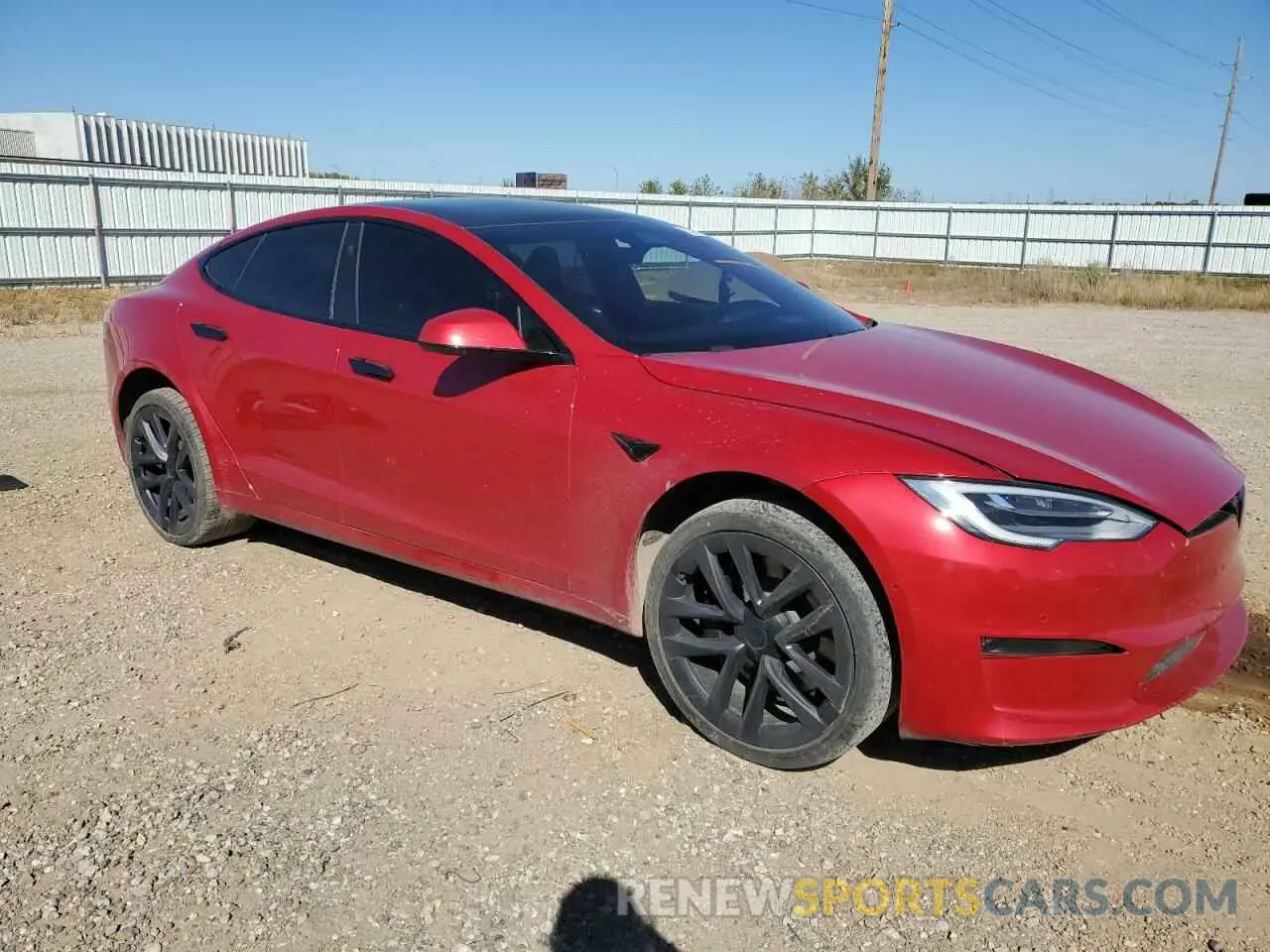 4 fotografías del automóvil dañado 5YJSA1E68MF451449 TESLA MODEL S 2021