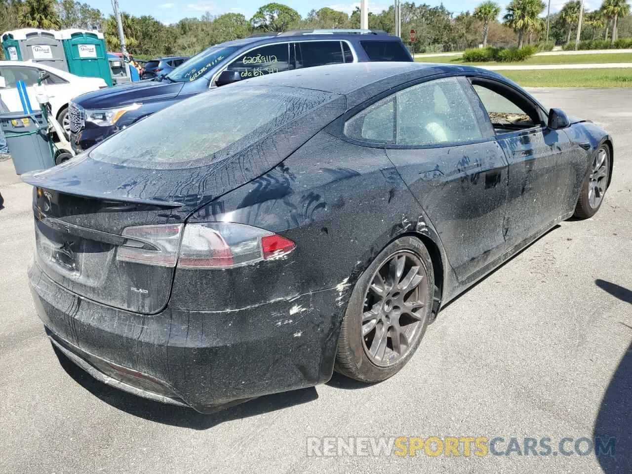 4 fotografías del automóvil dañado 5YJSA1E68MF451631 TESLA MODEL S 2021