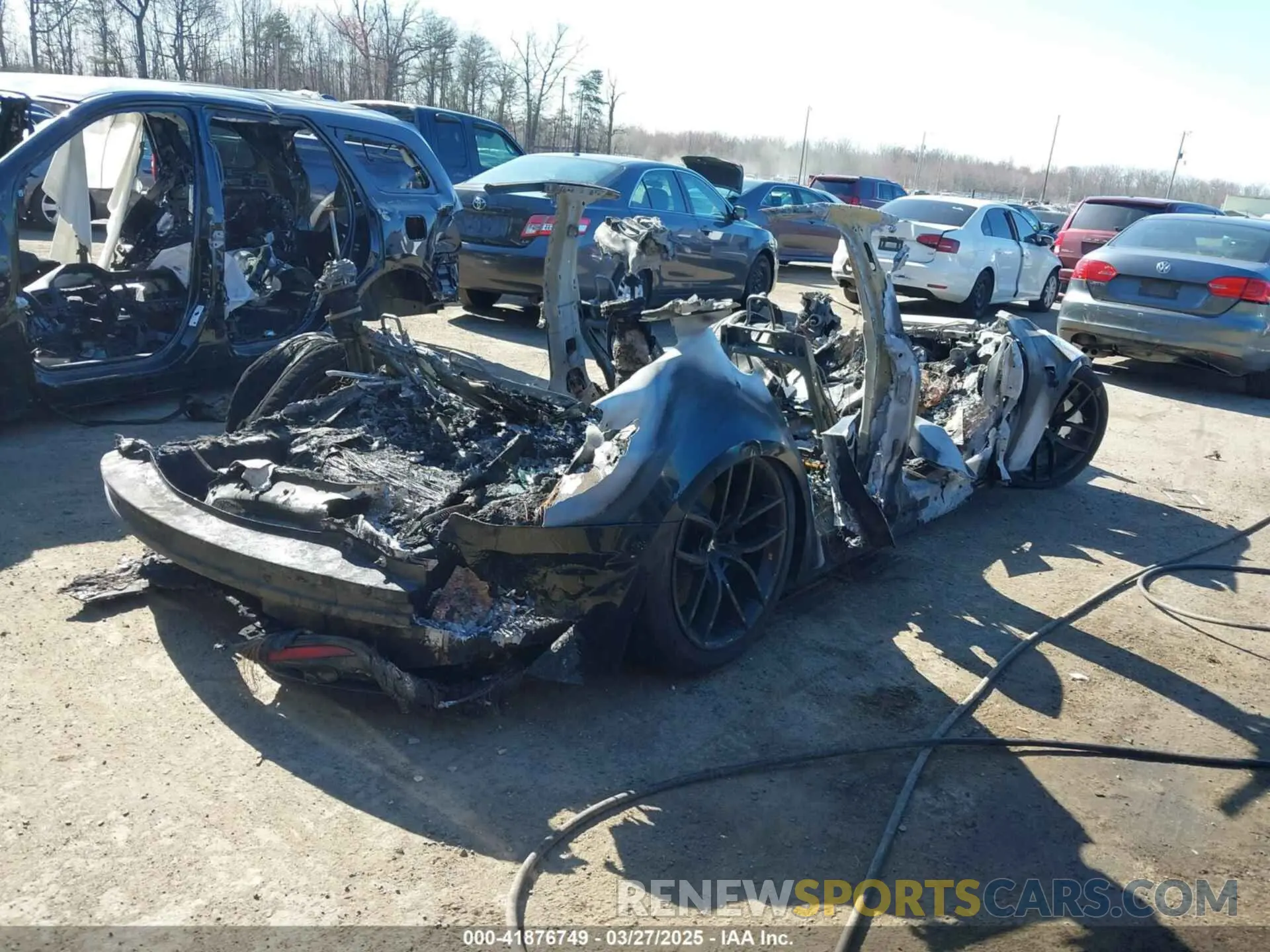 4 fotografías del automóvil dañado 5YJSA1E68MF455324 TESLA MODEL S 2021