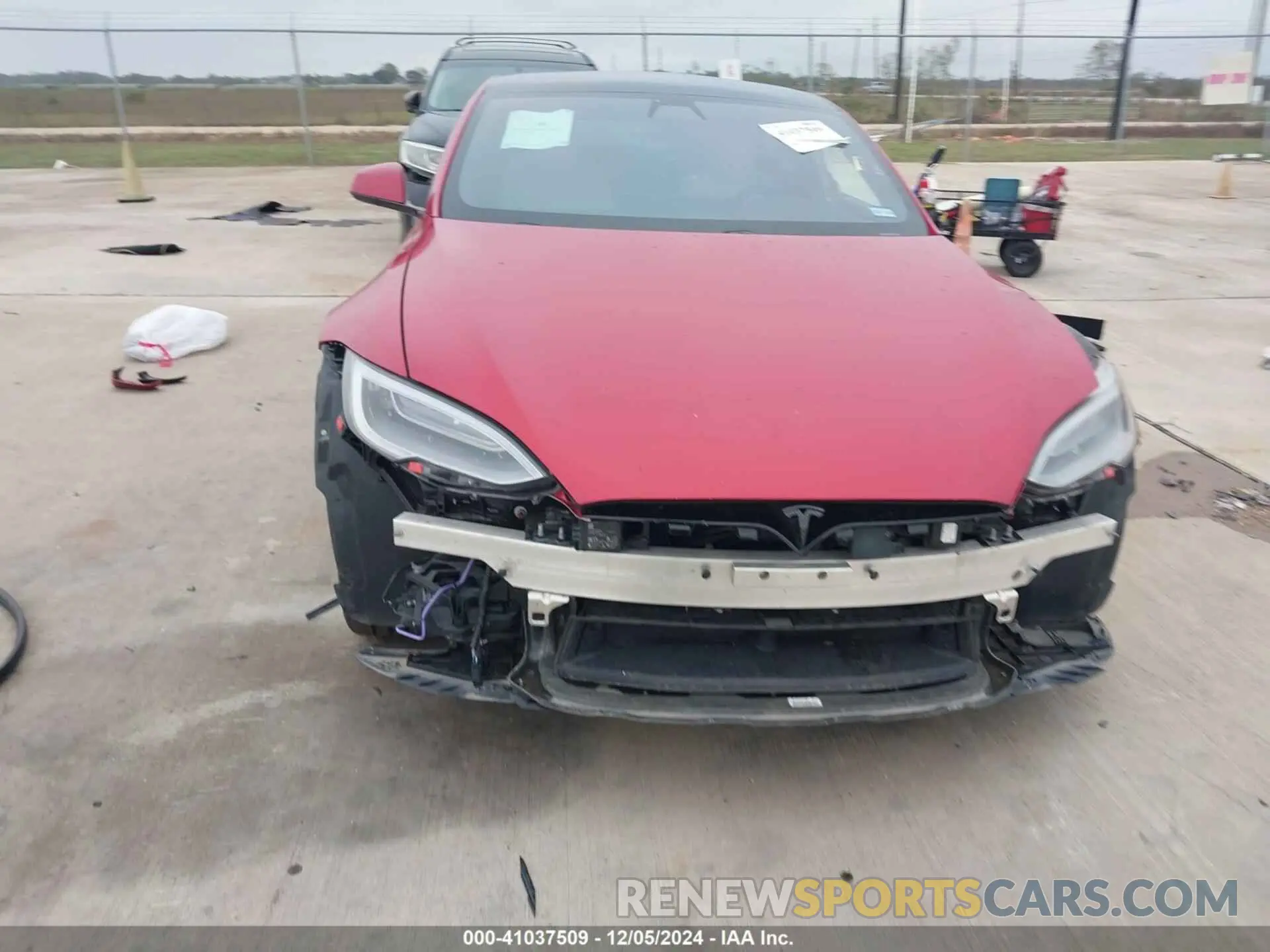 13 fotografías del automóvil dañado 5YJSA1E69MF438080 TESLA MODEL S 2021