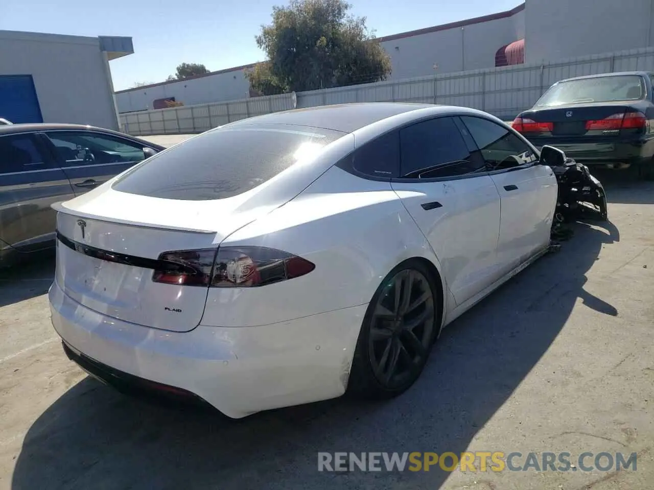 4 fotografías del automóvil dañado 5YJSA1E69MF446938 TESLA MODEL S 2021