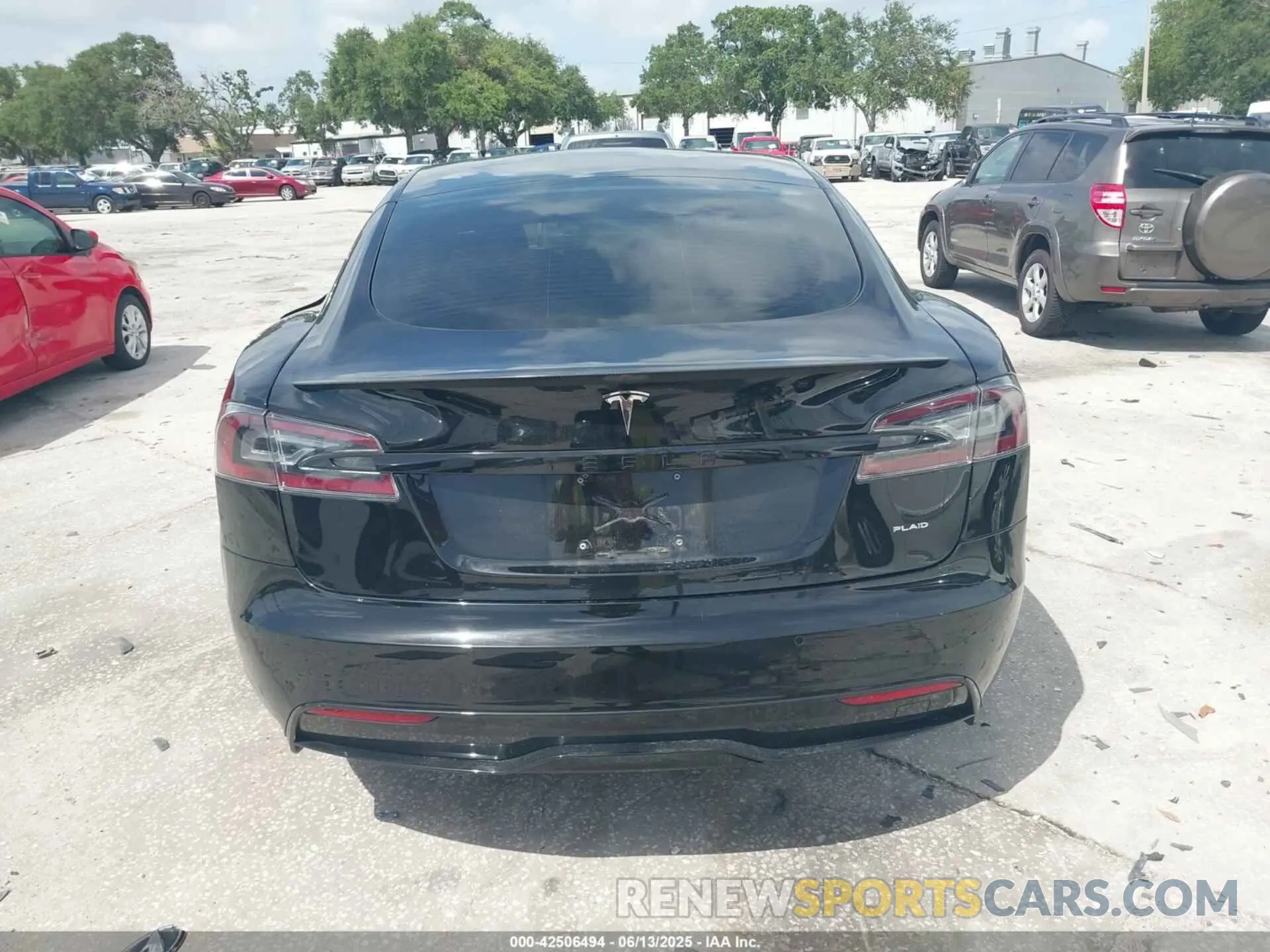 16 fotografías del automóvil dañado 5YJSA1E69MF454571 TESLA MODEL S 2021