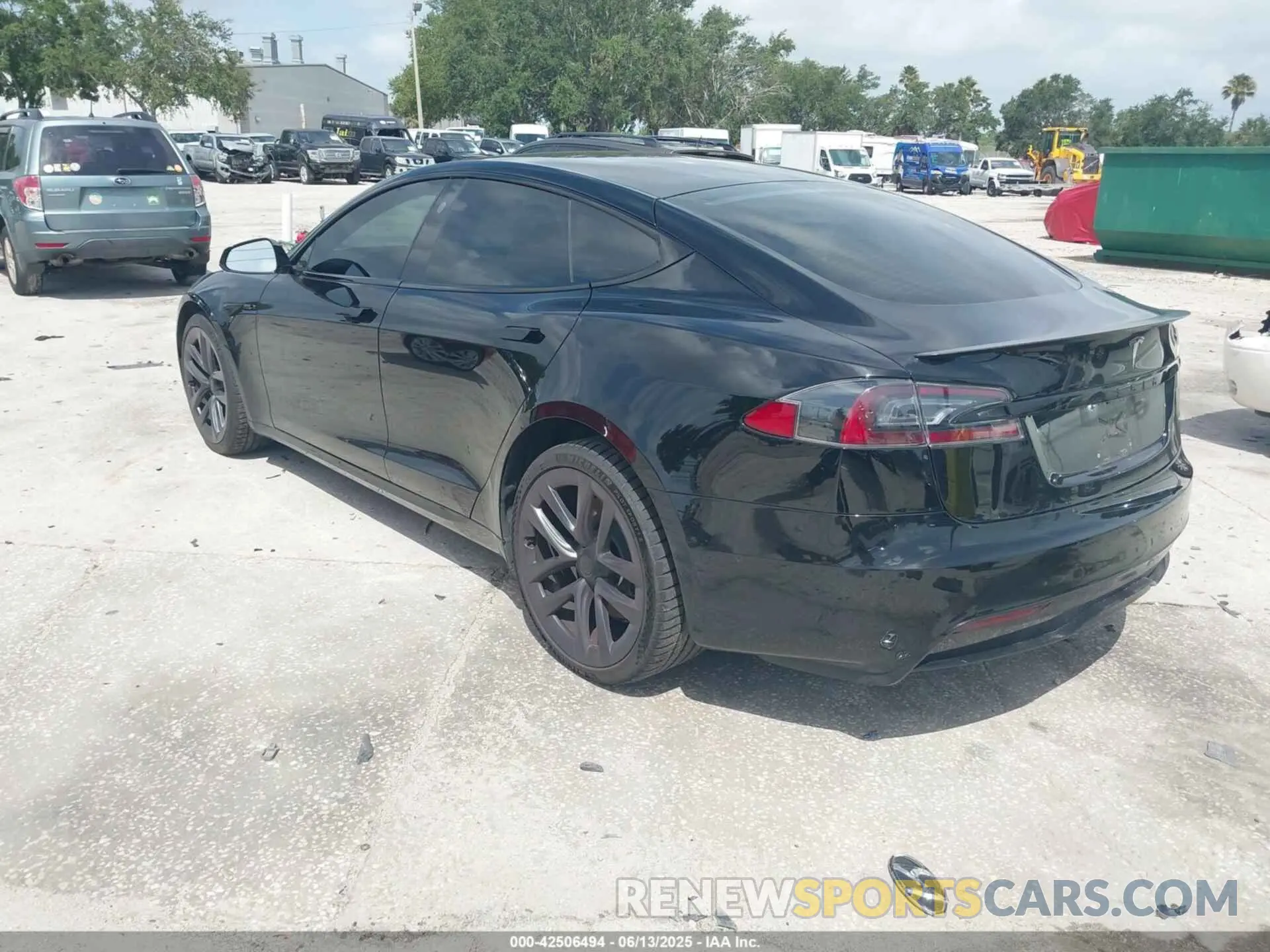 3 fotografías del automóvil dañado 5YJSA1E69MF454571 TESLA MODEL S 2021