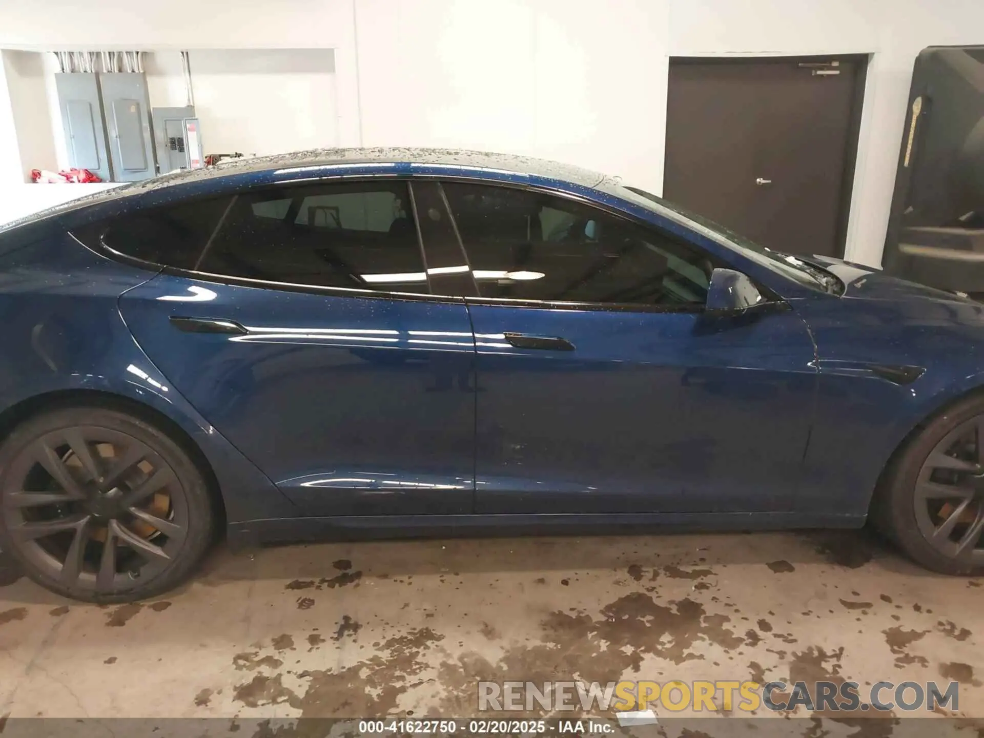 13 fotografías del automóvil dañado 5YJSA1E6XMF439884 TESLA MODEL S 2021